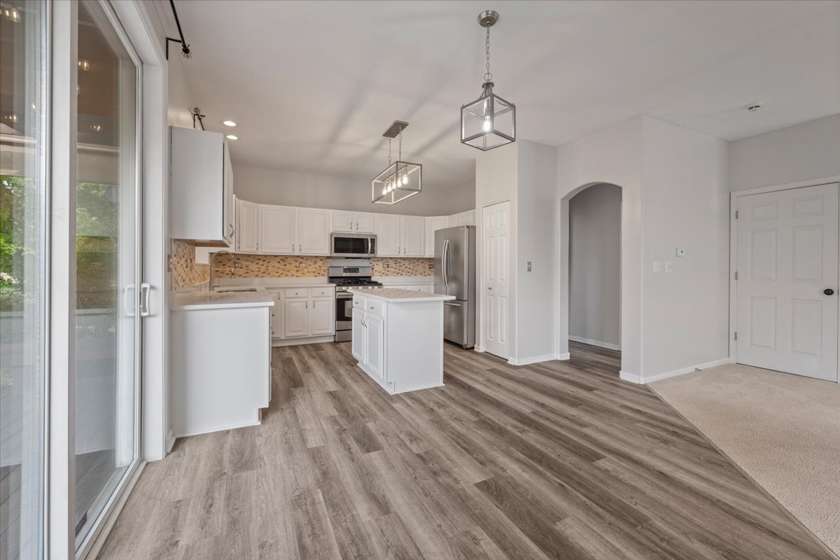 1128 Masters Parkway, Aurora, IL 60506