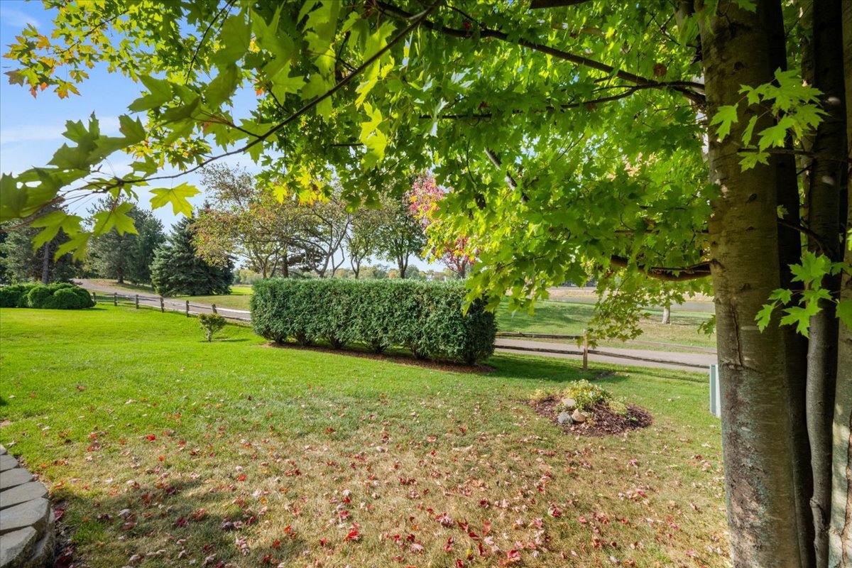 1128 Masters Parkway, Aurora, IL 60506