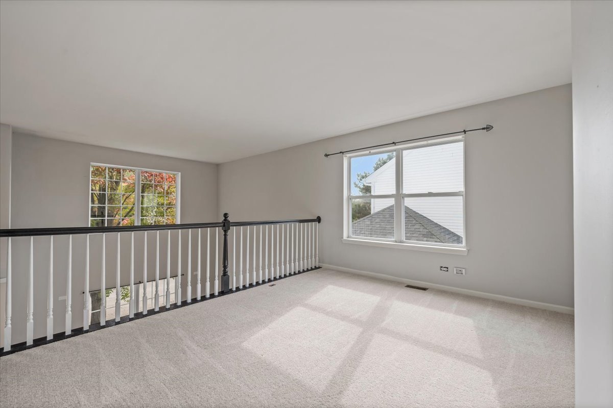 1128 Masters Parkway, Aurora, IL 60506