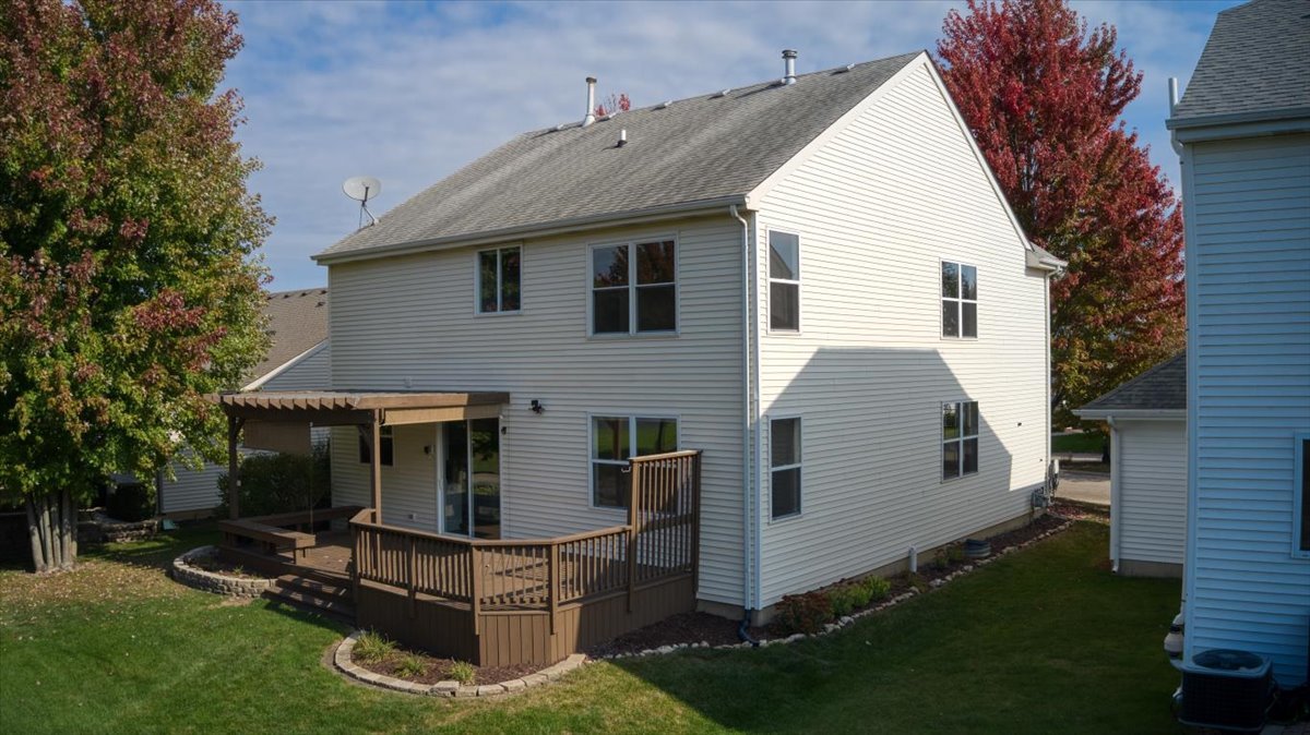 1128 Masters Parkway, Aurora, IL 60506