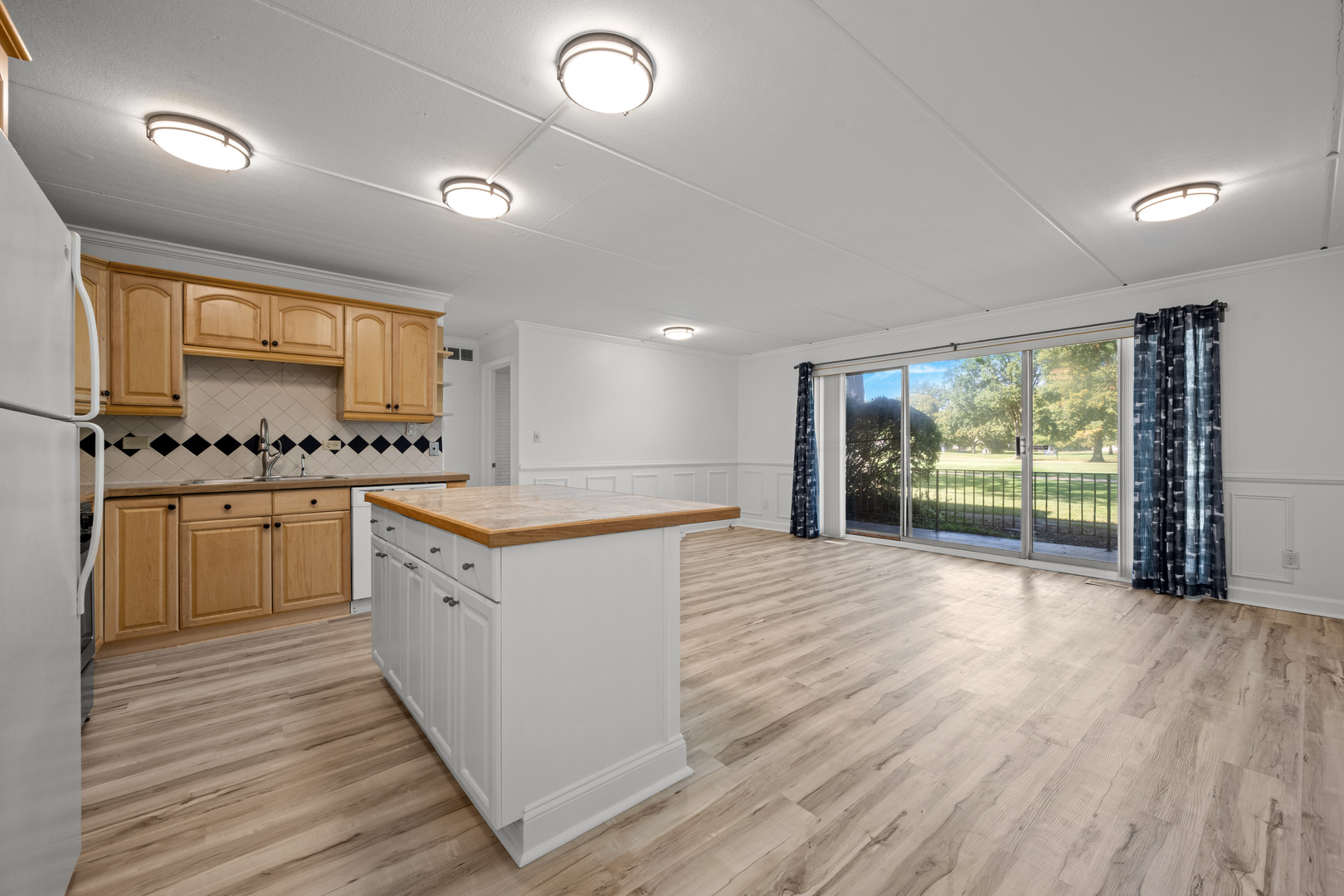 1133 ROYAL ST GEORGE Drive #107, Naperville, IL 60563