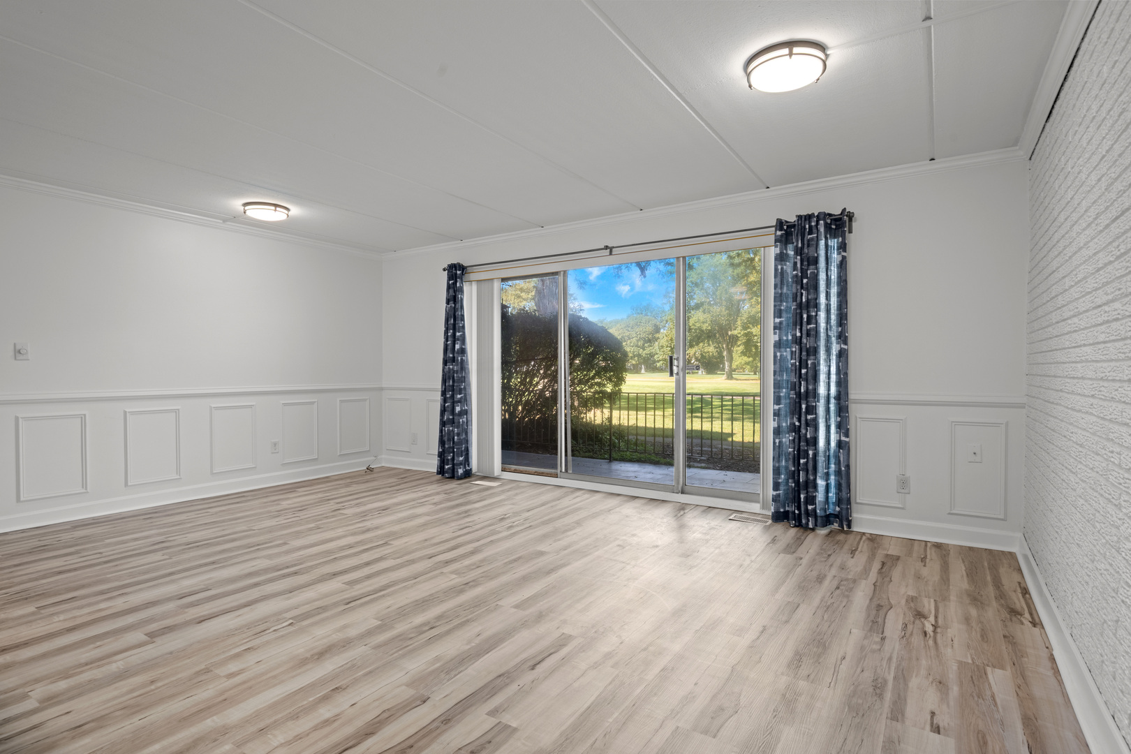 1133 ROYAL ST GEORGE Drive #107, Naperville, IL 60563