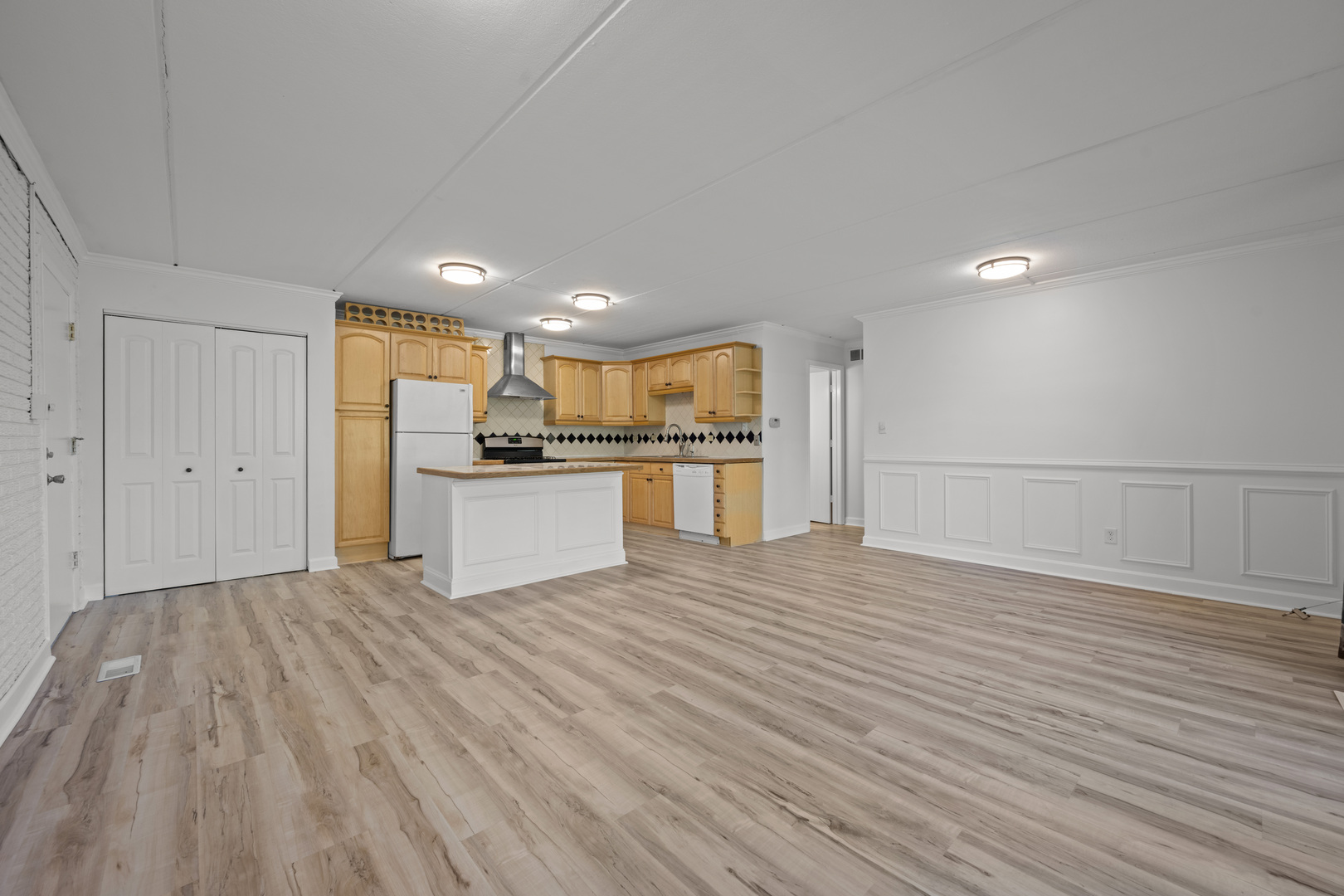 1133 ROYAL ST GEORGE Drive #107, Naperville, IL 60563