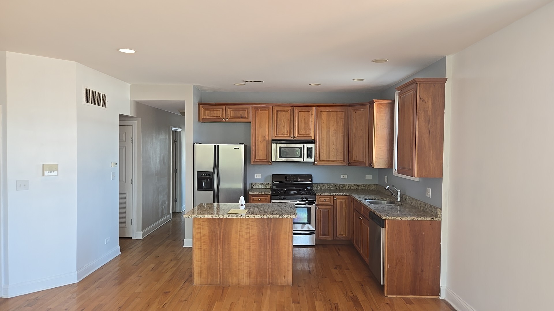 6736 S Merrill Avenue #4N, Chicago, IL 60649