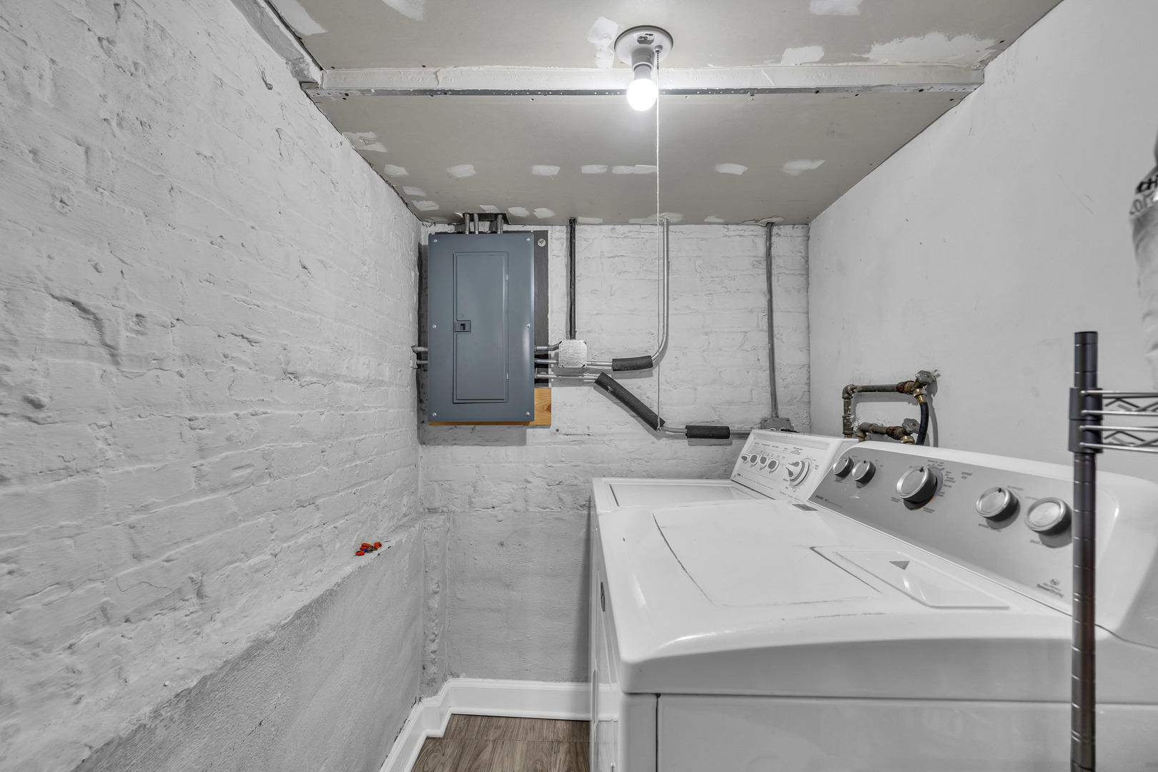 4526 N Mobile Avenue, Chicago, IL 60630