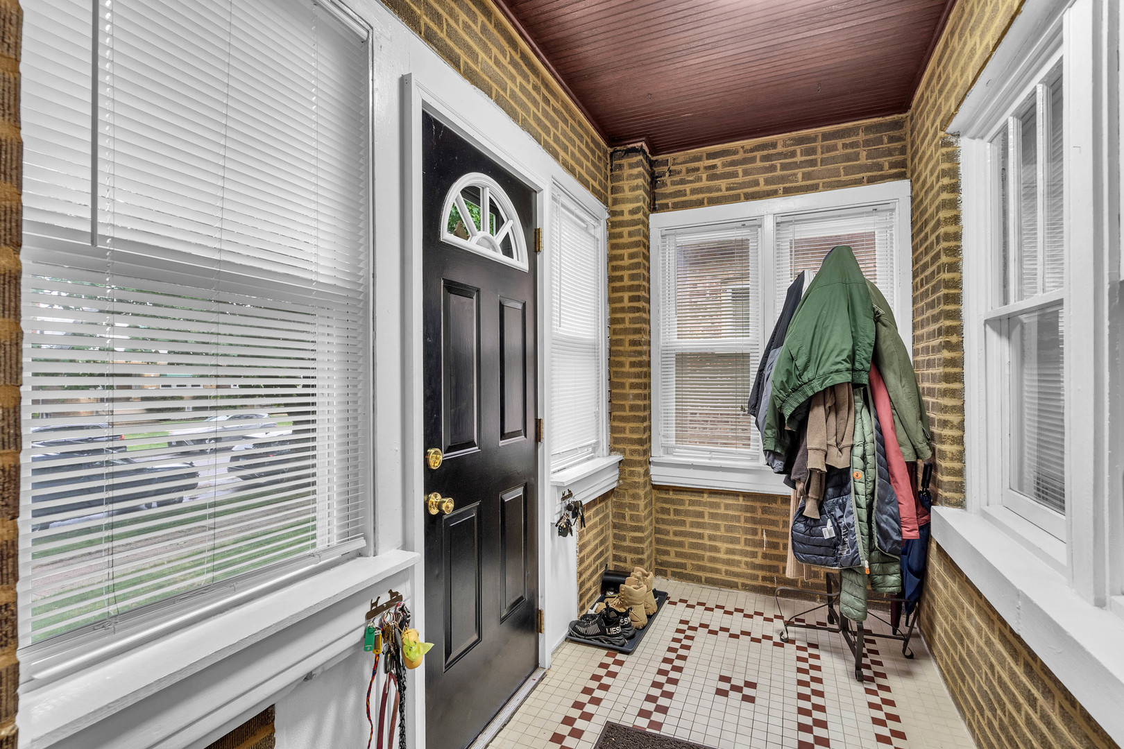 4526 N Mobile Avenue, Chicago, IL 60630