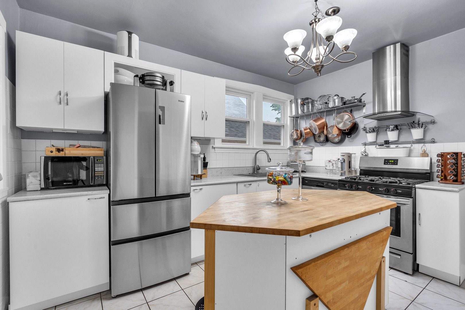 4526 N Mobile Avenue, Chicago, IL 60630