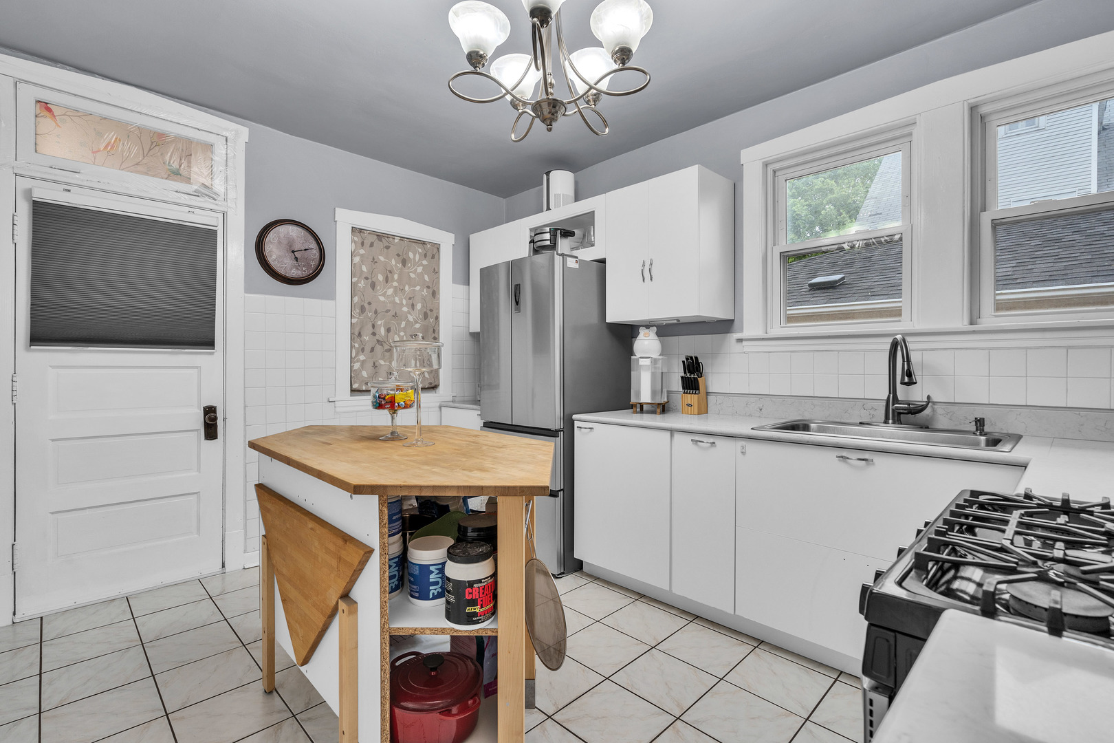 4526 N Mobile Avenue, Chicago, IL 60630