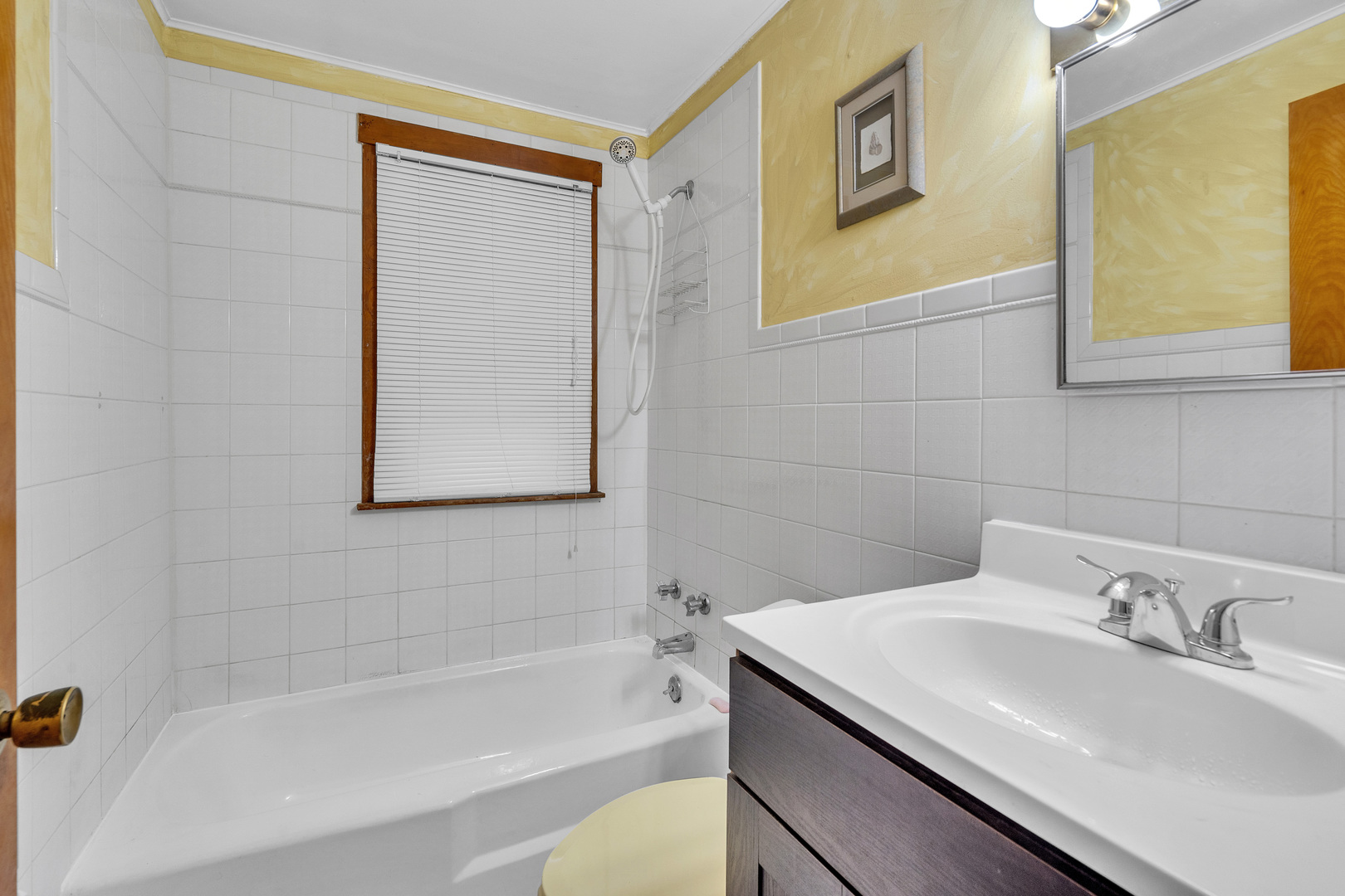 4526 N Mobile Avenue, Chicago, IL 60630