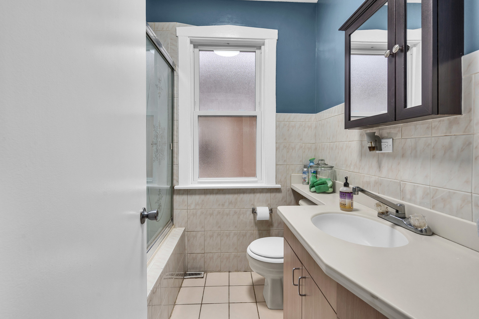 4526 N Mobile Avenue, Chicago, IL 60630