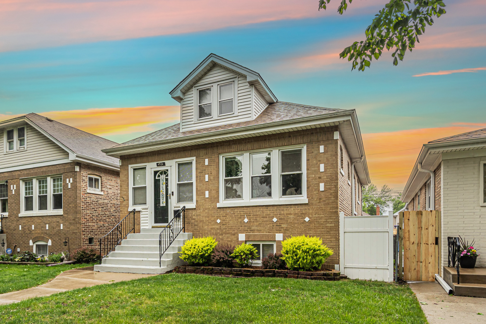 4526 N Mobile Avenue, Chicago, IL 60630