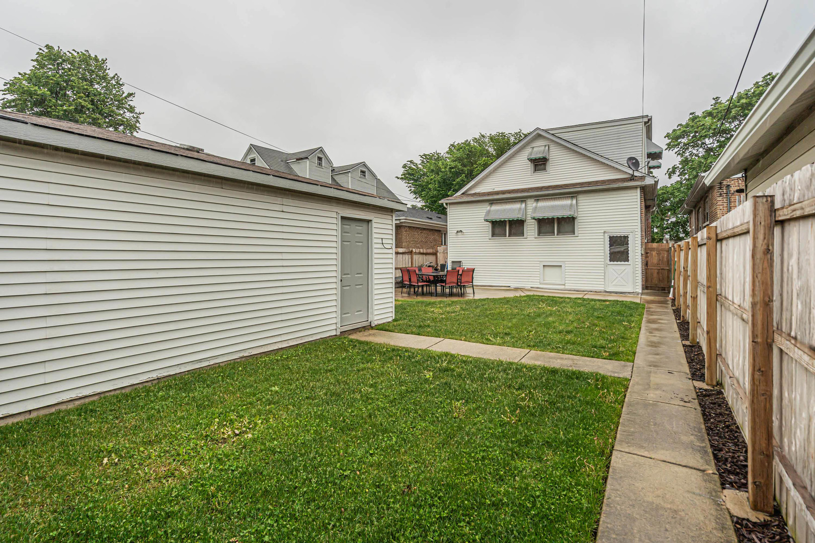 4526 N Mobile Avenue, Chicago, IL 60630