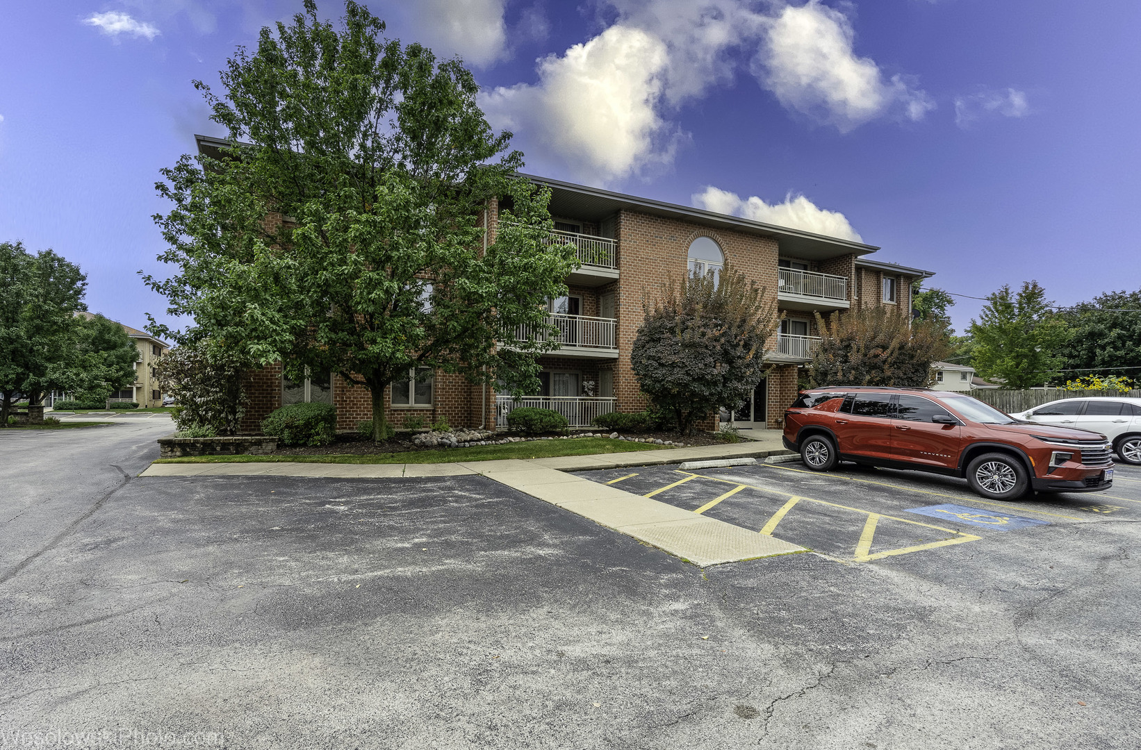 7800 W 89th Street #204, Hickory Hills, IL 60457