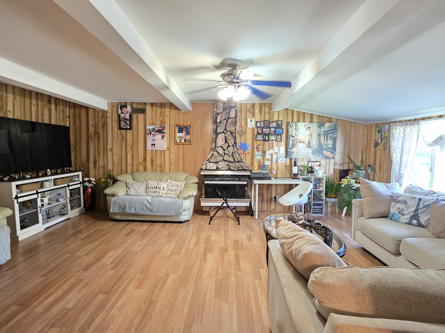 38433 N 5th Avenue, Spring Grove, IL 60081