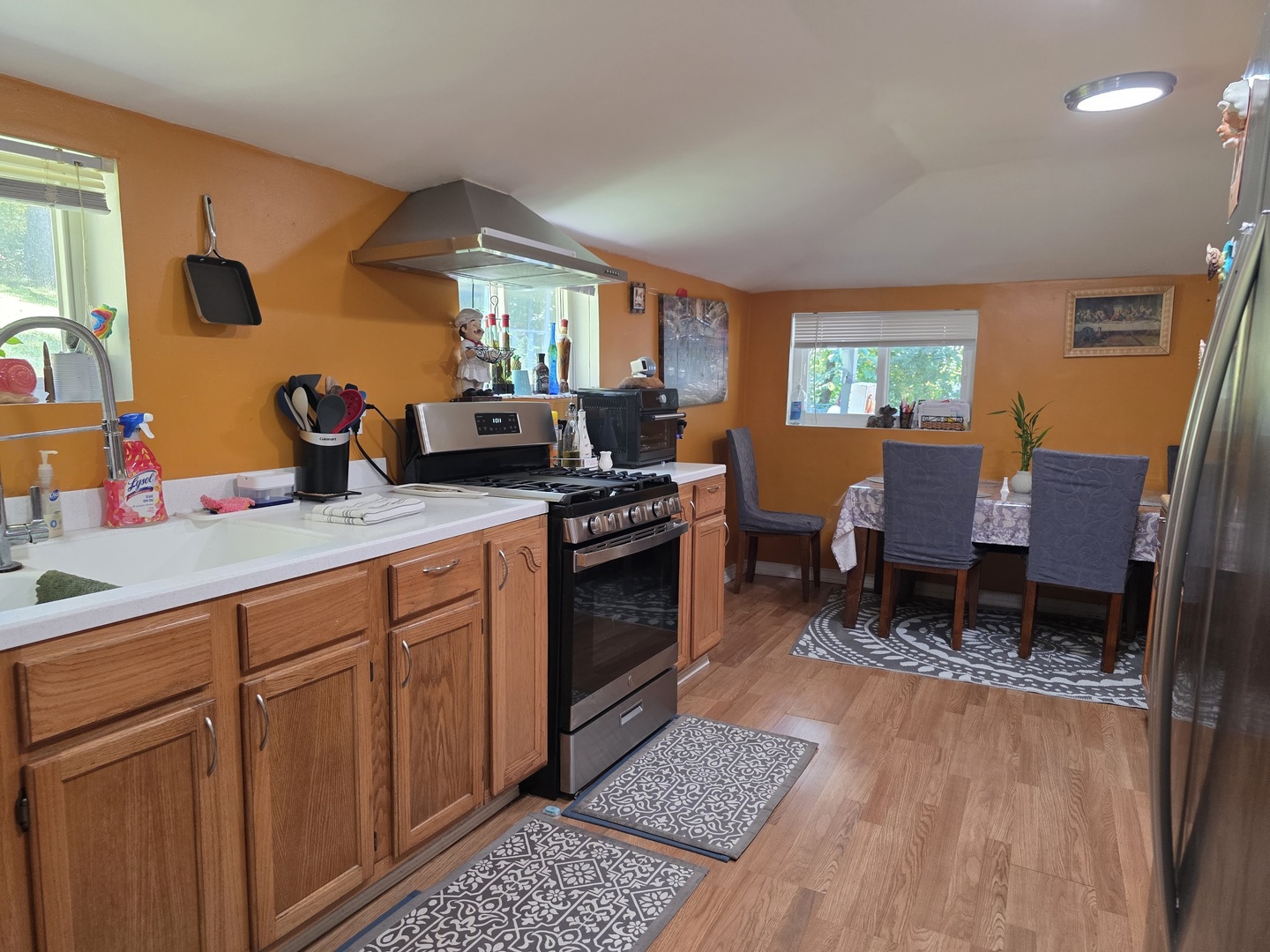 38433 N 5th Avenue, Spring Grove, IL 60081