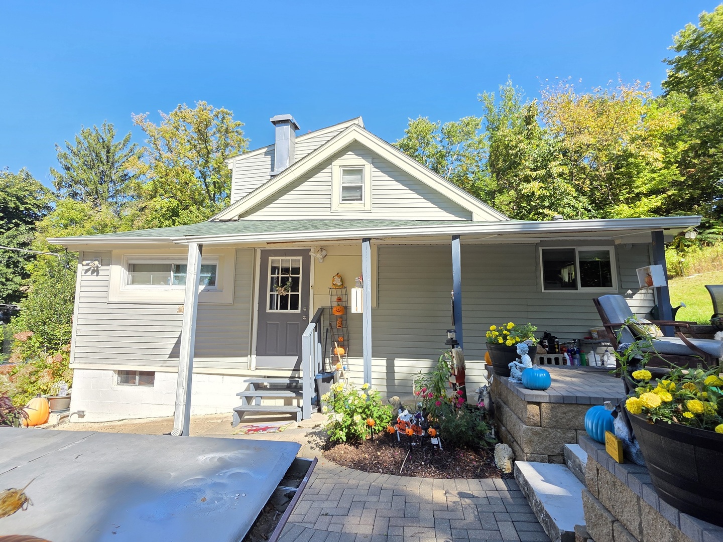 38433 N 5th Avenue, Spring Grove, IL 60081