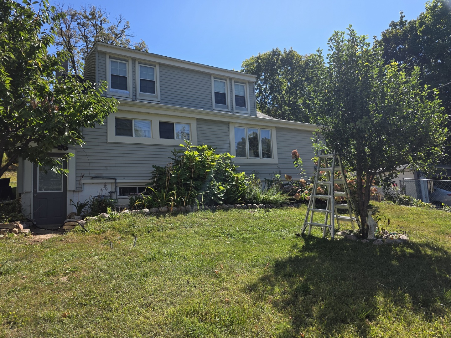 38433 N 5th Avenue, Spring Grove, IL 60081