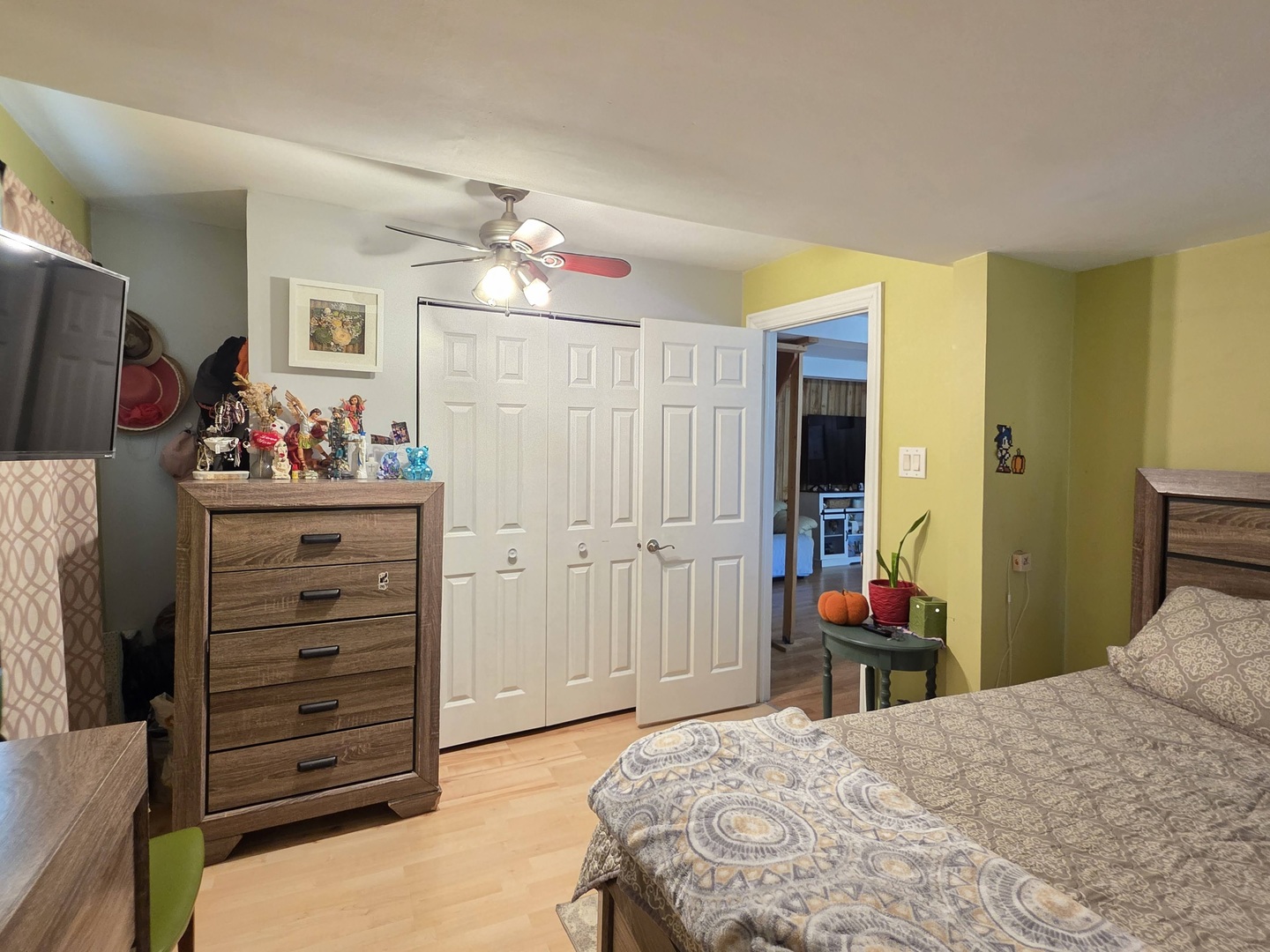 38433 N 5th Avenue, Spring Grove, IL 60081