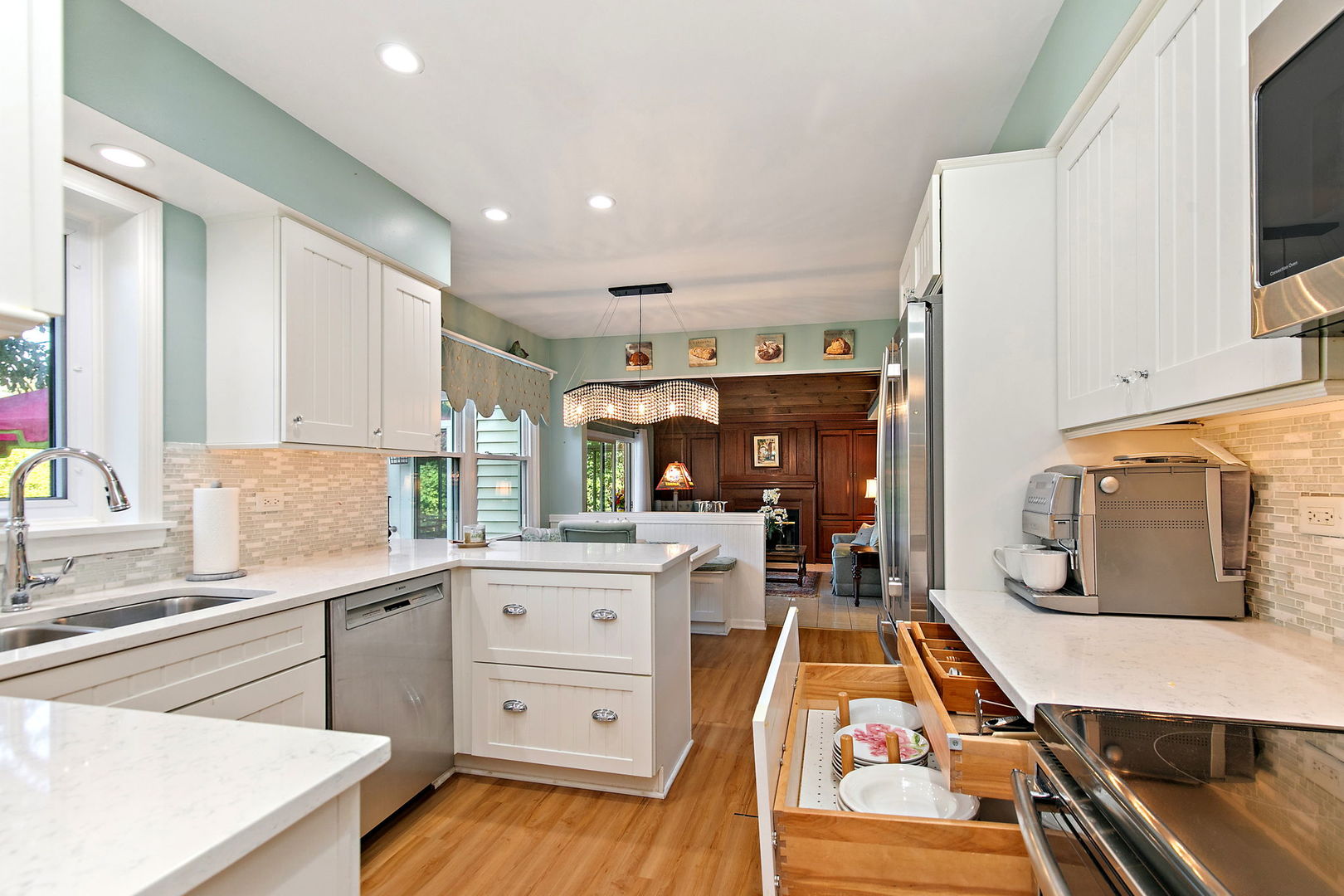 27W250 Birch Street, Winfield, IL 60190