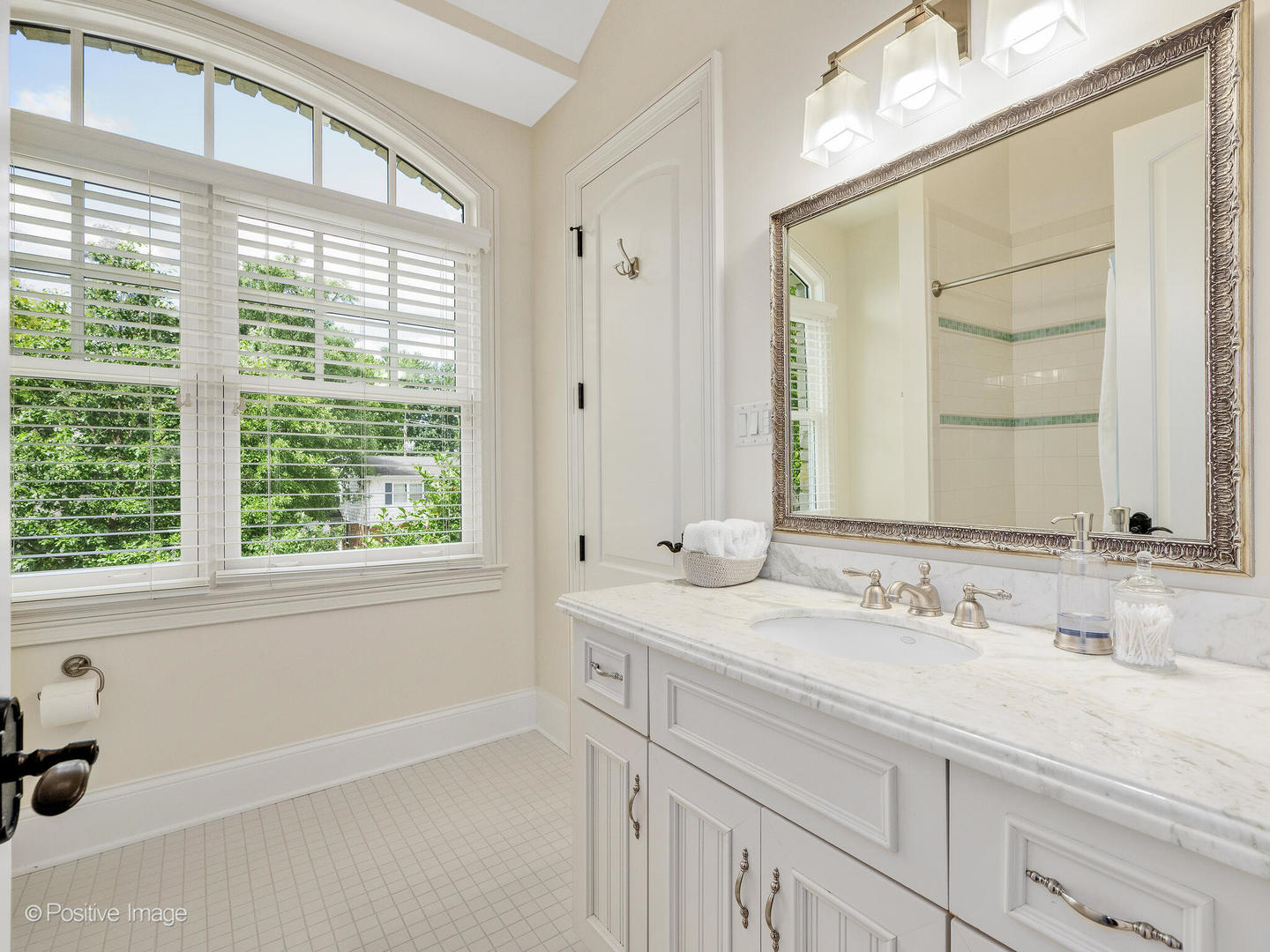 17 S Bruner Street, Hinsdale, IL 60521