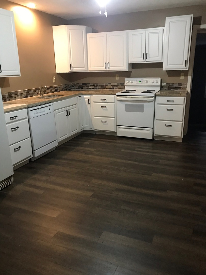 409 E Douglas Street, Bloomington, IL 61701