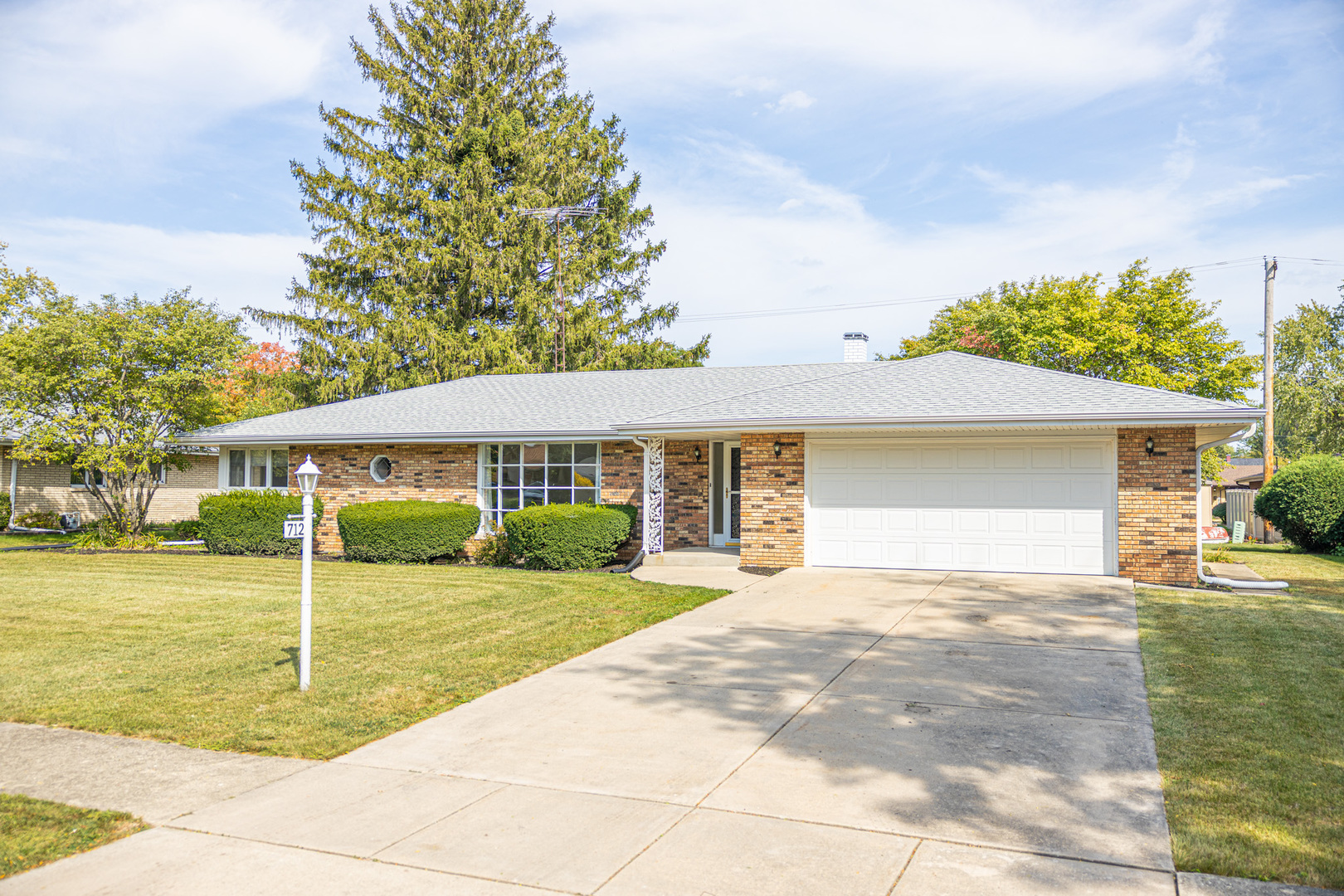 712 Homestead Place, Joliet, IL 60435