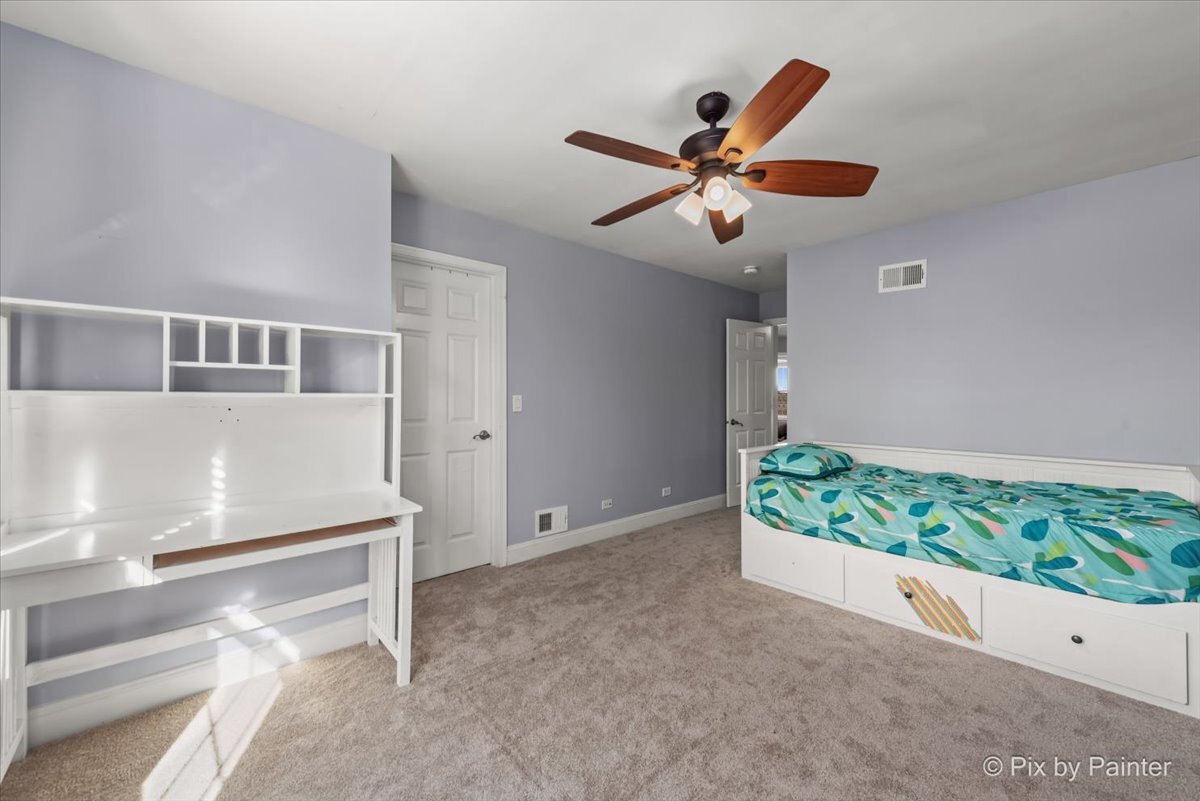 10392 Hunter Trail, Huntley, IL 60142