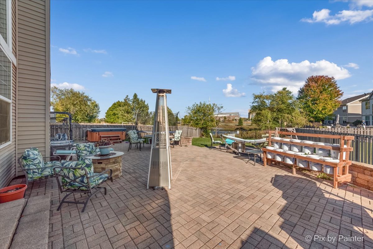 10392 Hunter Trail, Huntley, IL 60142
