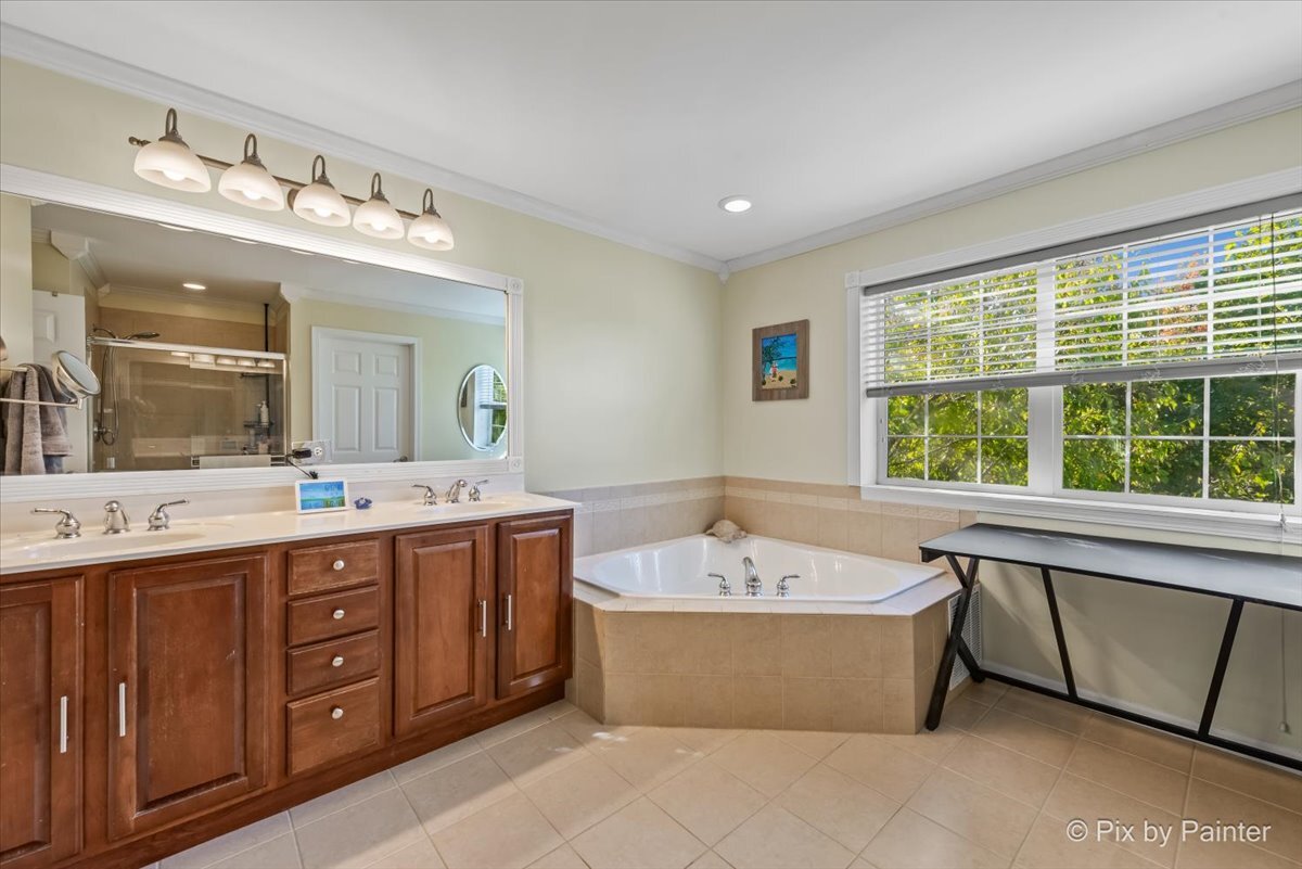 10392 Hunter Trail, Huntley, IL 60142