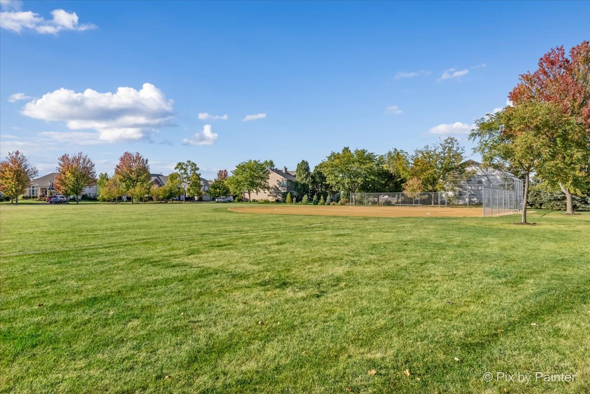 10392 Hunter Trail, Huntley, IL 60142