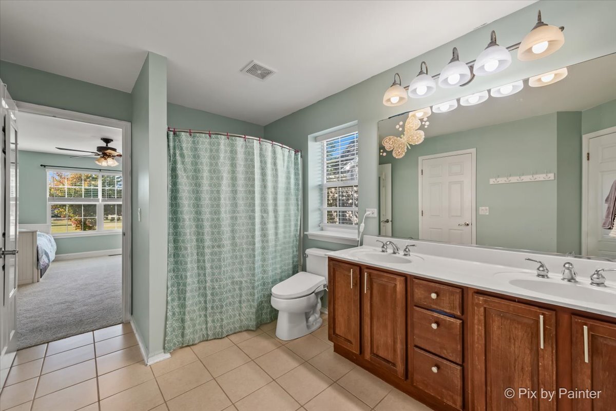 10392 Hunter Trail, Huntley, IL 60142