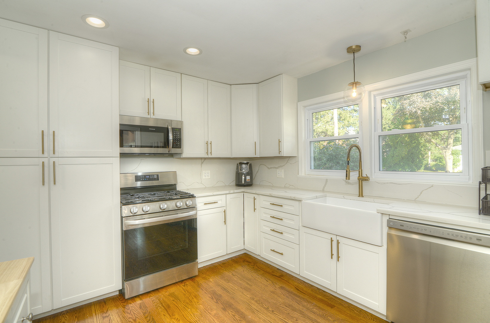 305 Maple Street, Glen Ellyn, IL 60137