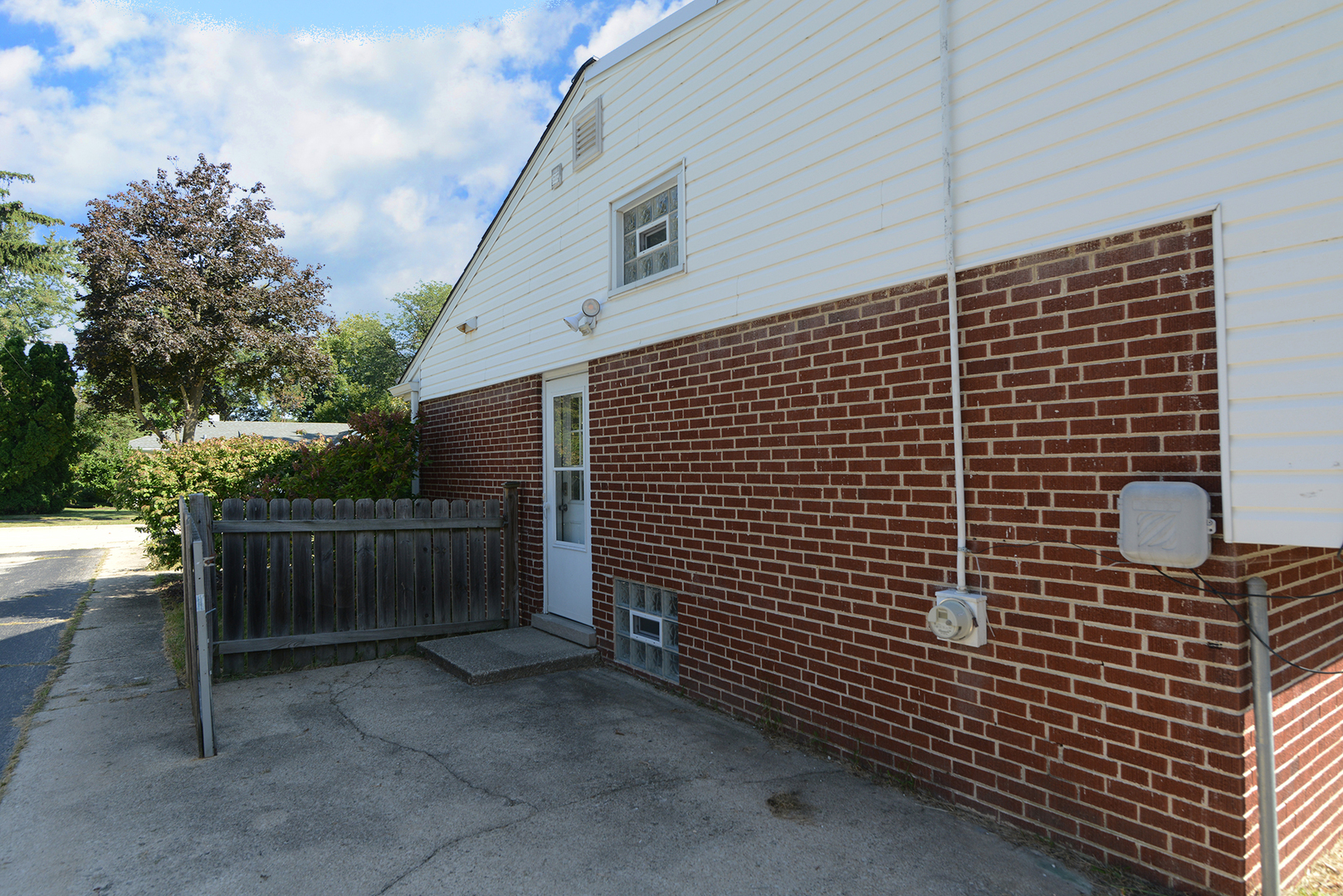 305 Maple Street, Glen Ellyn, IL 60137