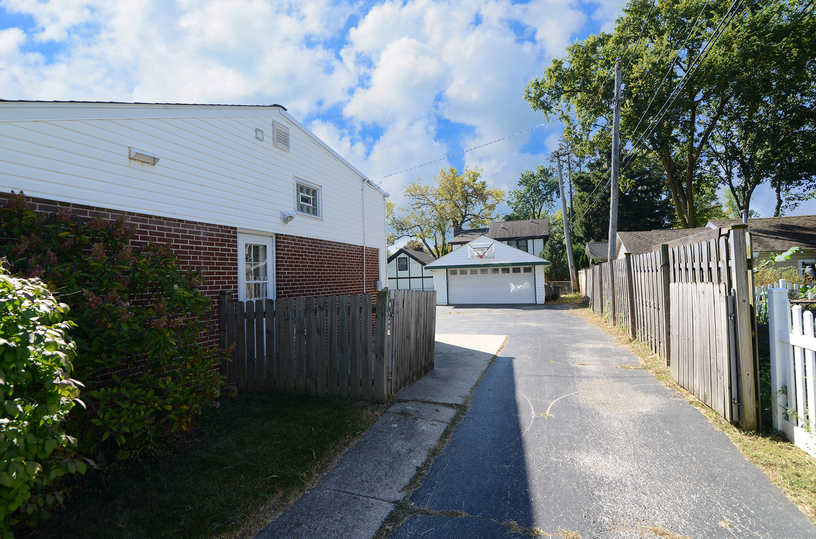 305 Maple Street, Glen Ellyn, IL 60137