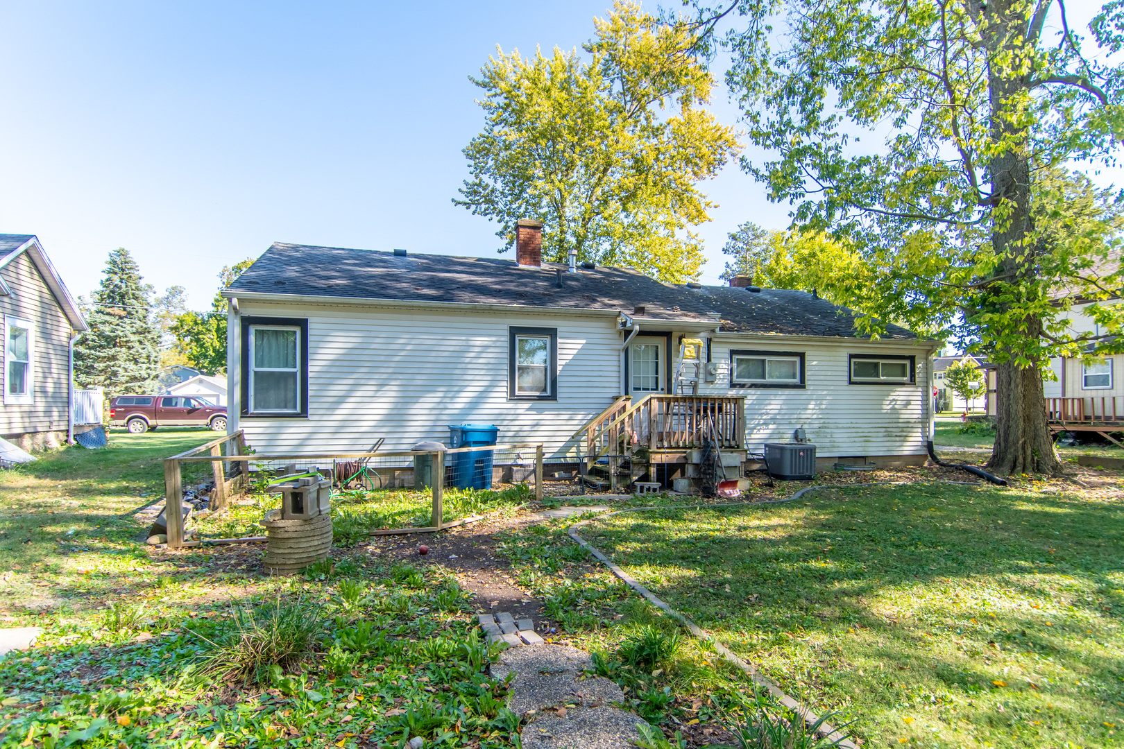 33 Hill Street, Momence, IL 60954