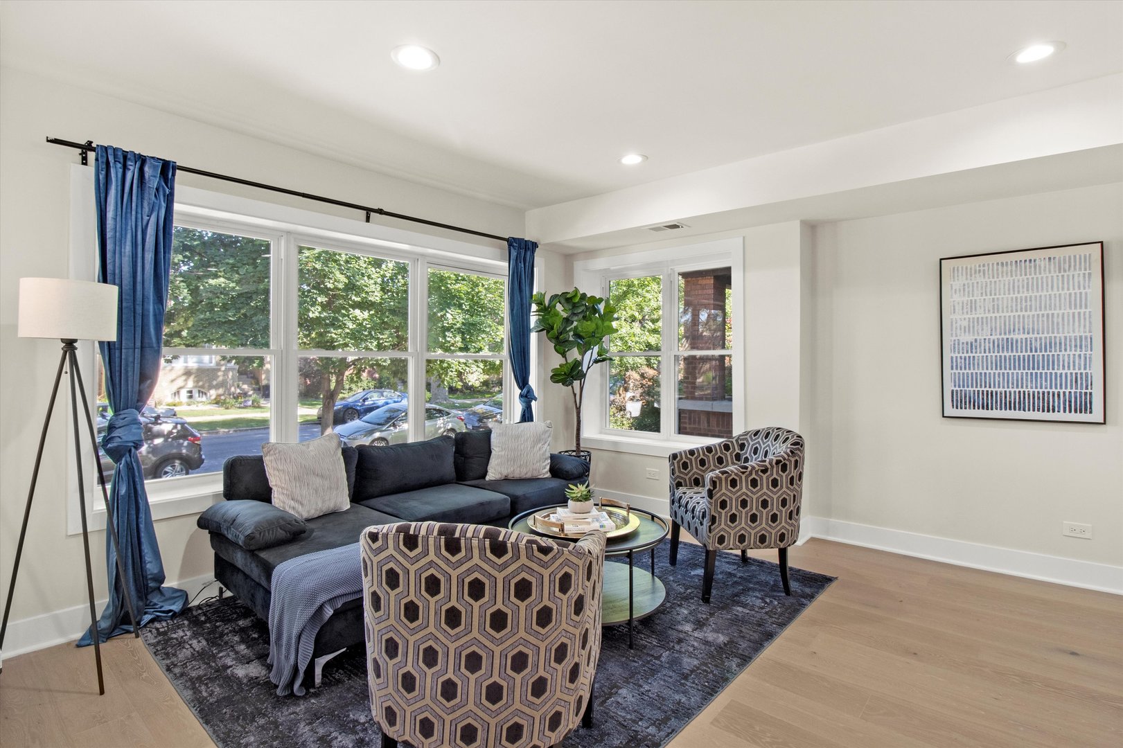 6144 N Maplewood Avenue, Chicago, IL 60659