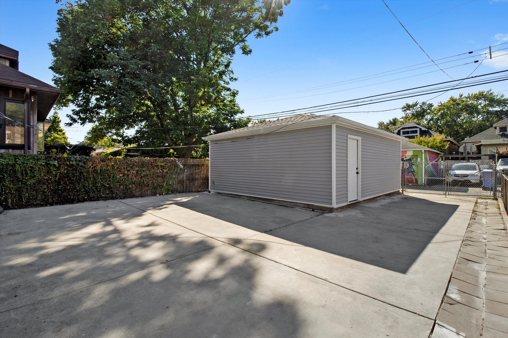 6144 N Maplewood Avenue, Chicago, IL 60659