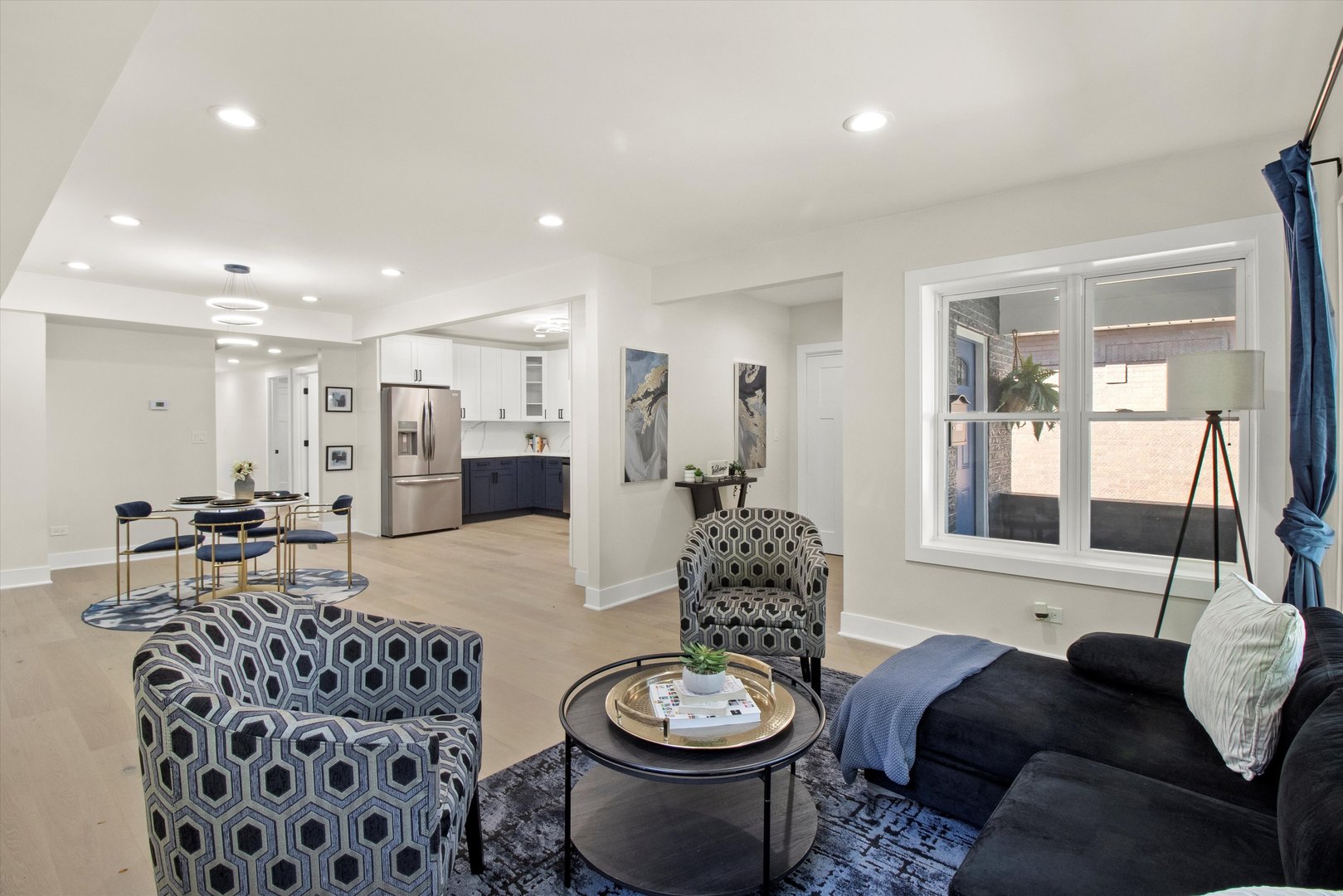 6144 N Maplewood Avenue, Chicago, IL 60659