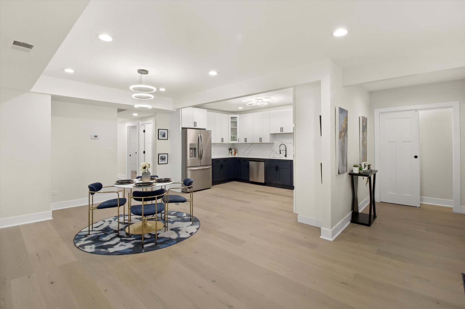 6144 N Maplewood Avenue, Chicago, IL 60659