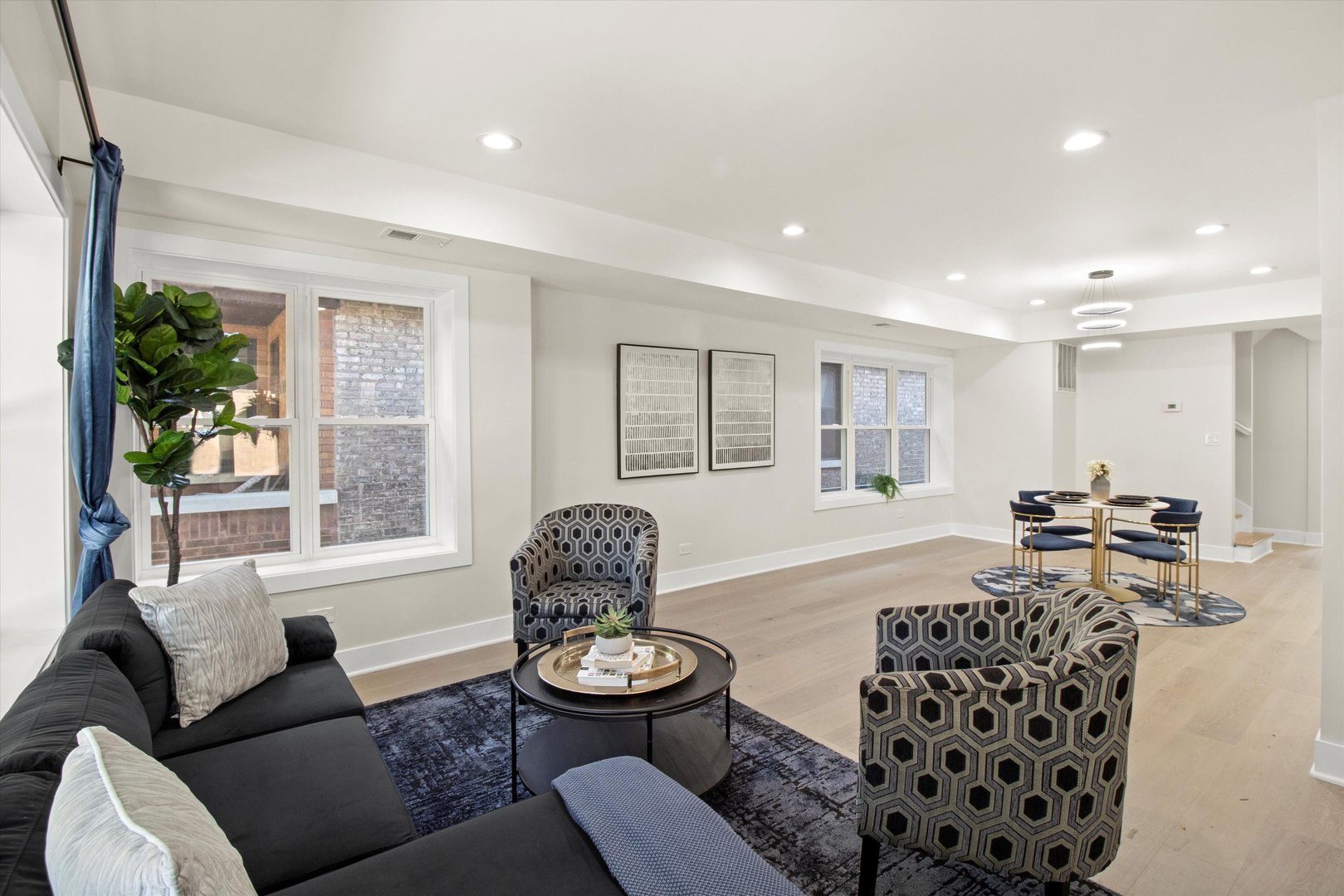 6144 N Maplewood Avenue, Chicago, IL 60659