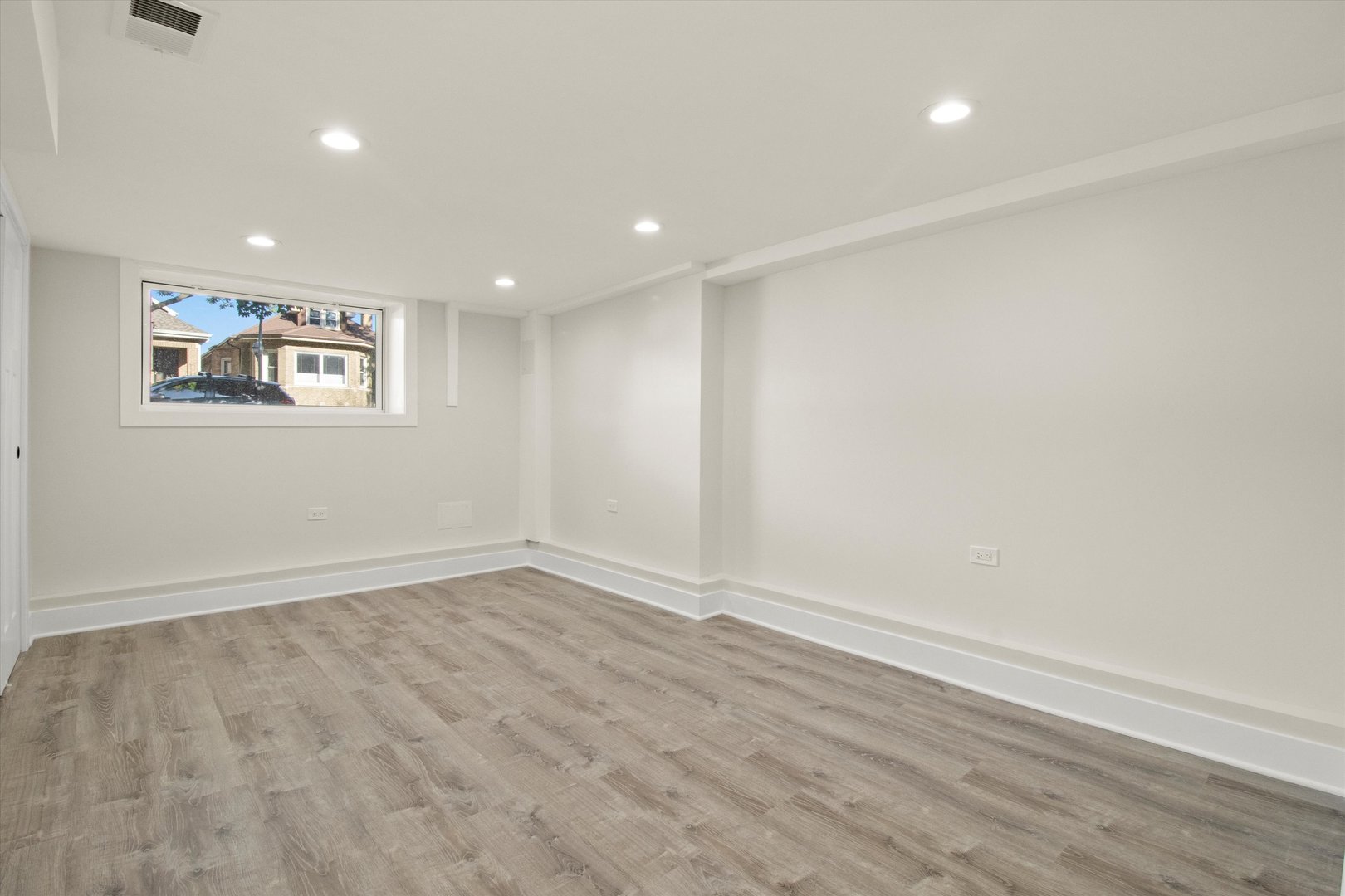 6144 N Maplewood Avenue, Chicago, IL 60659