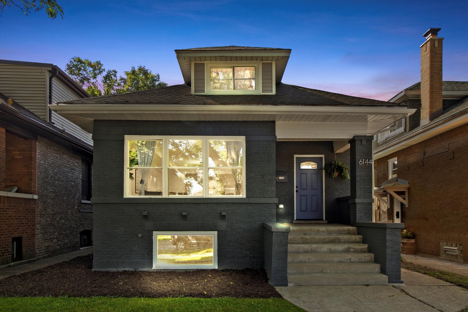 6144 N Maplewood Avenue, Chicago, IL 60659