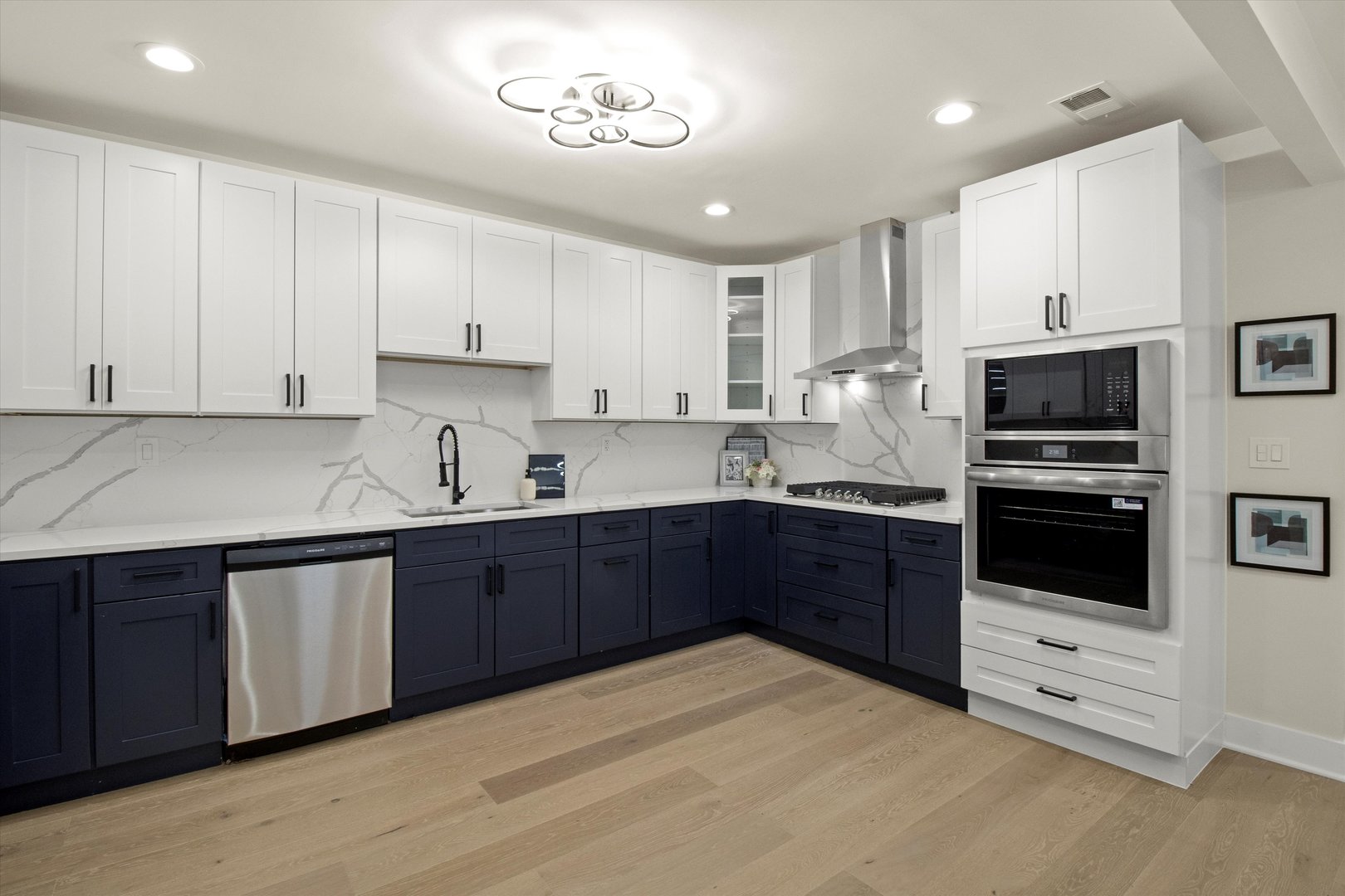 6144 N Maplewood Avenue, Chicago, IL 60659