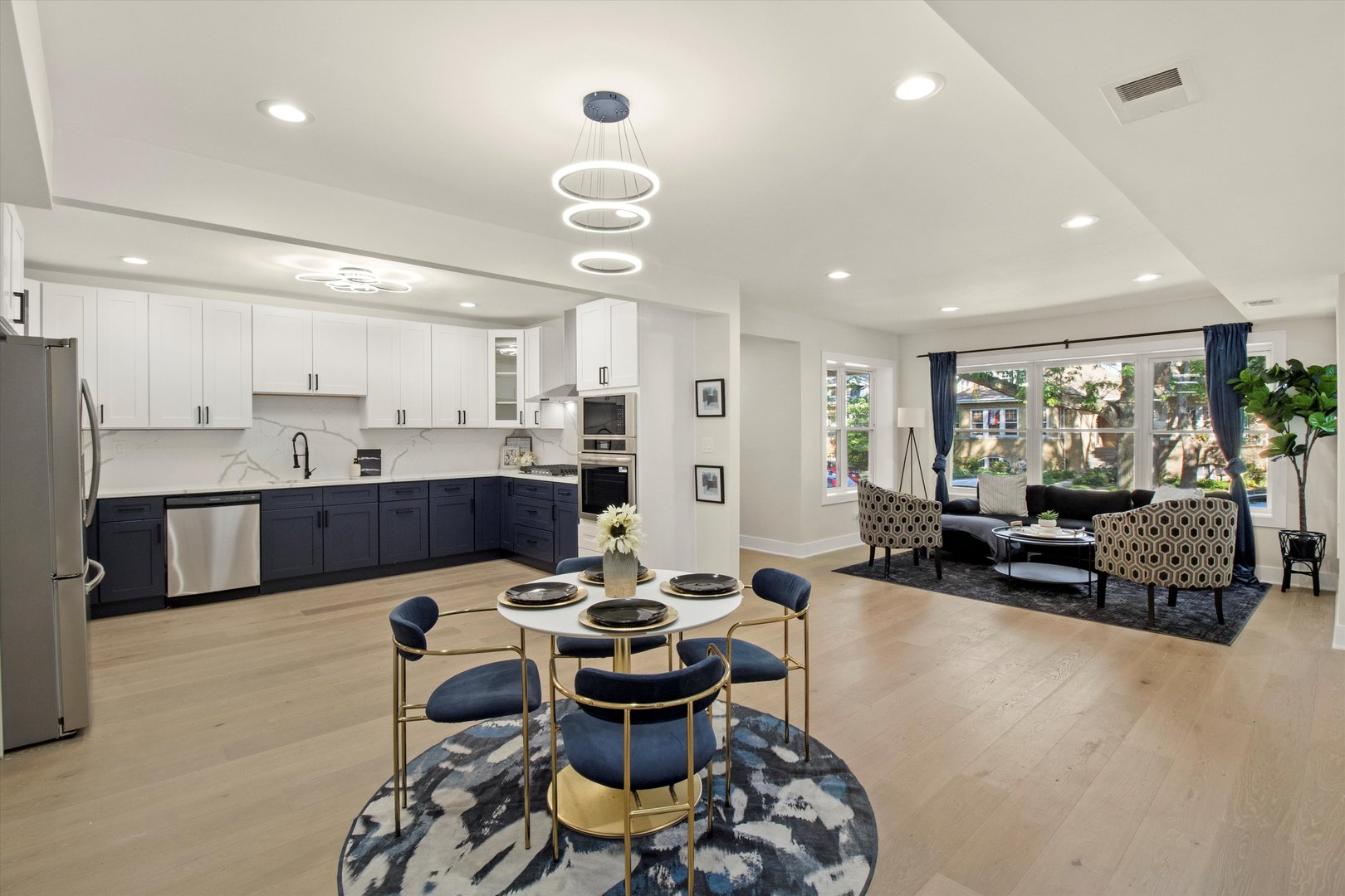 6144 N Maplewood Avenue, Chicago, IL 60659