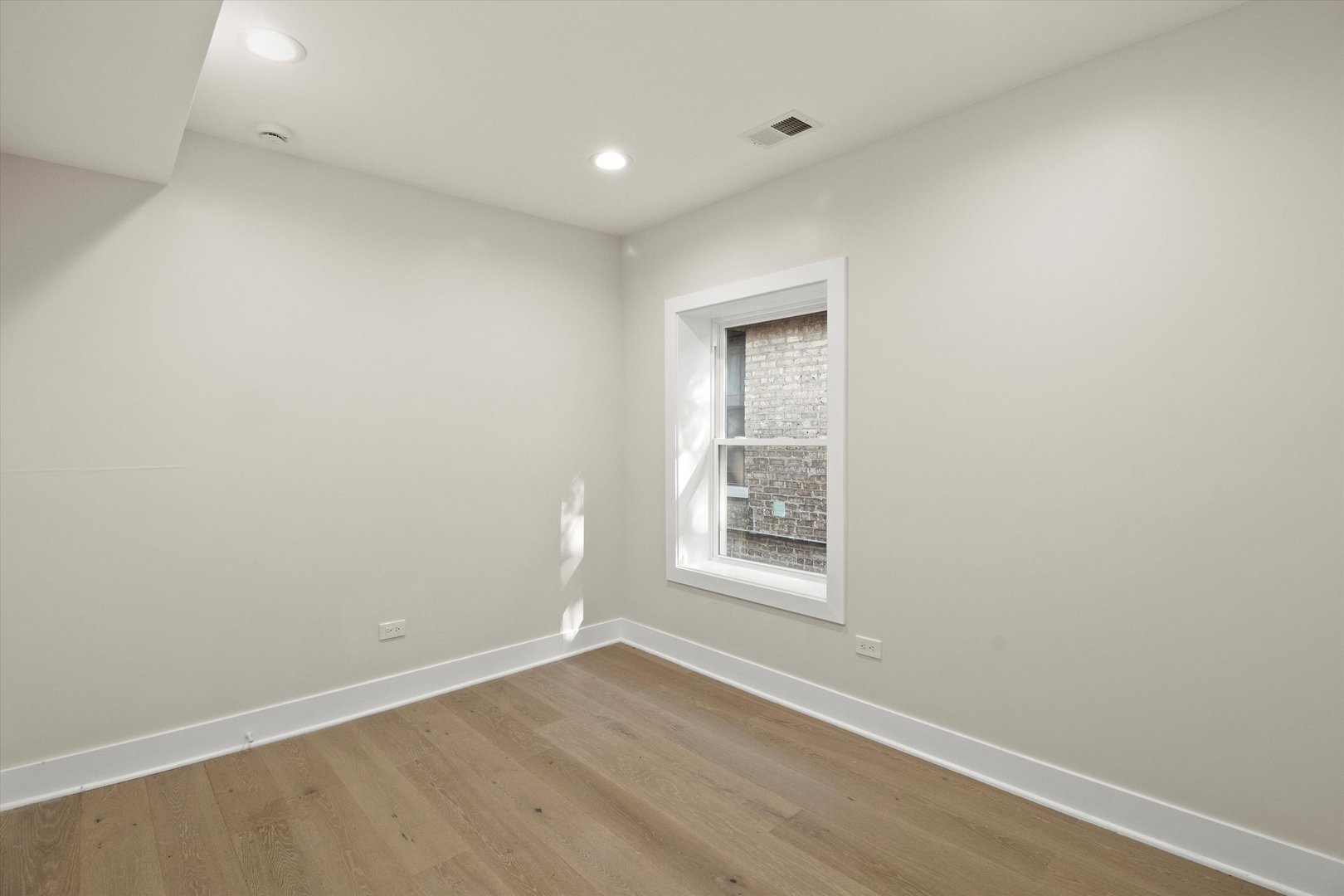 6144 N Maplewood Avenue, Chicago, IL 60659