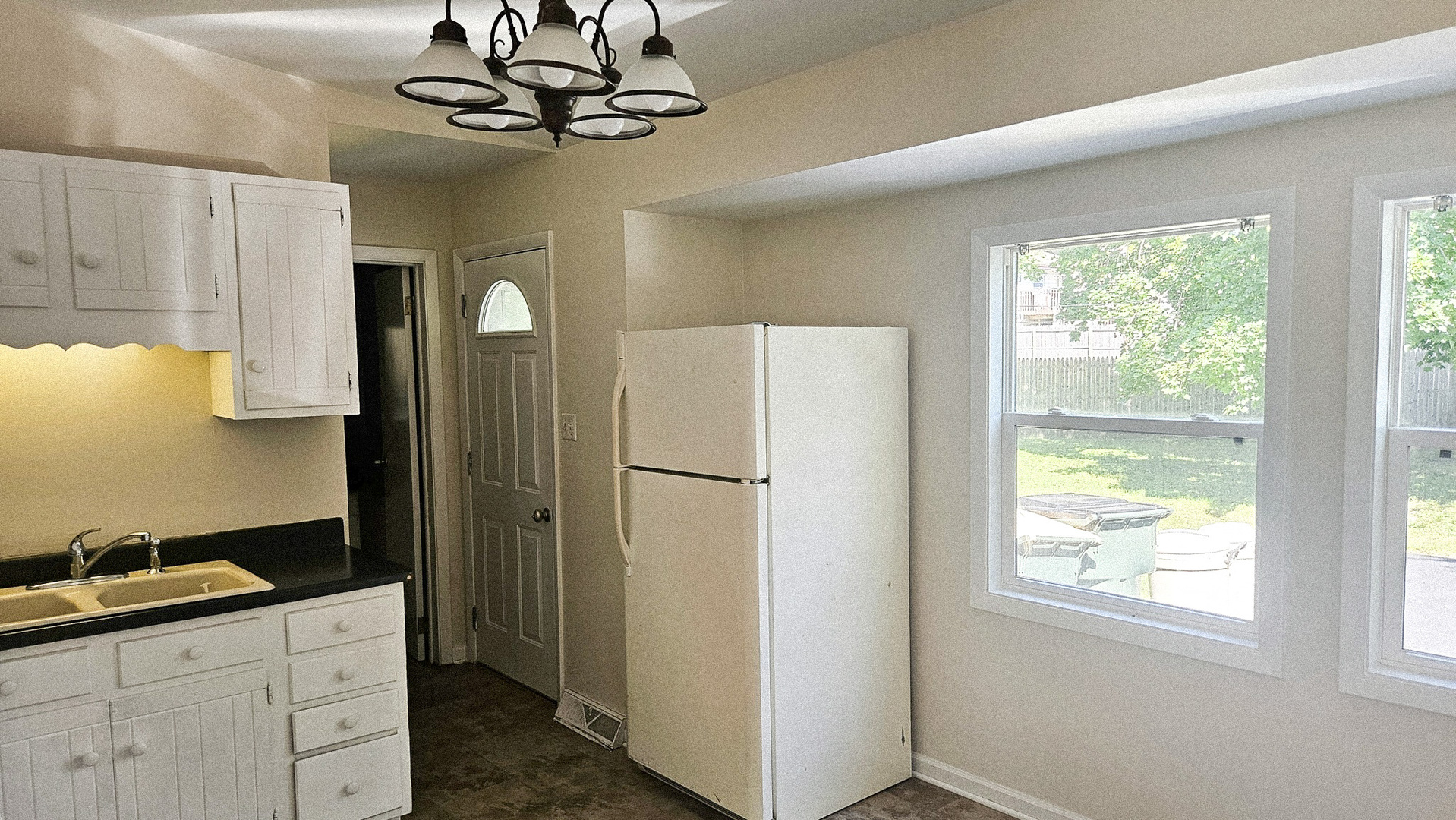 460 Maplewood Drive, Antioch, IL 60002