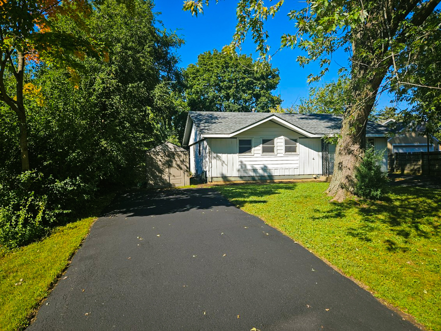 460 Maplewood Drive, Antioch, IL 60002