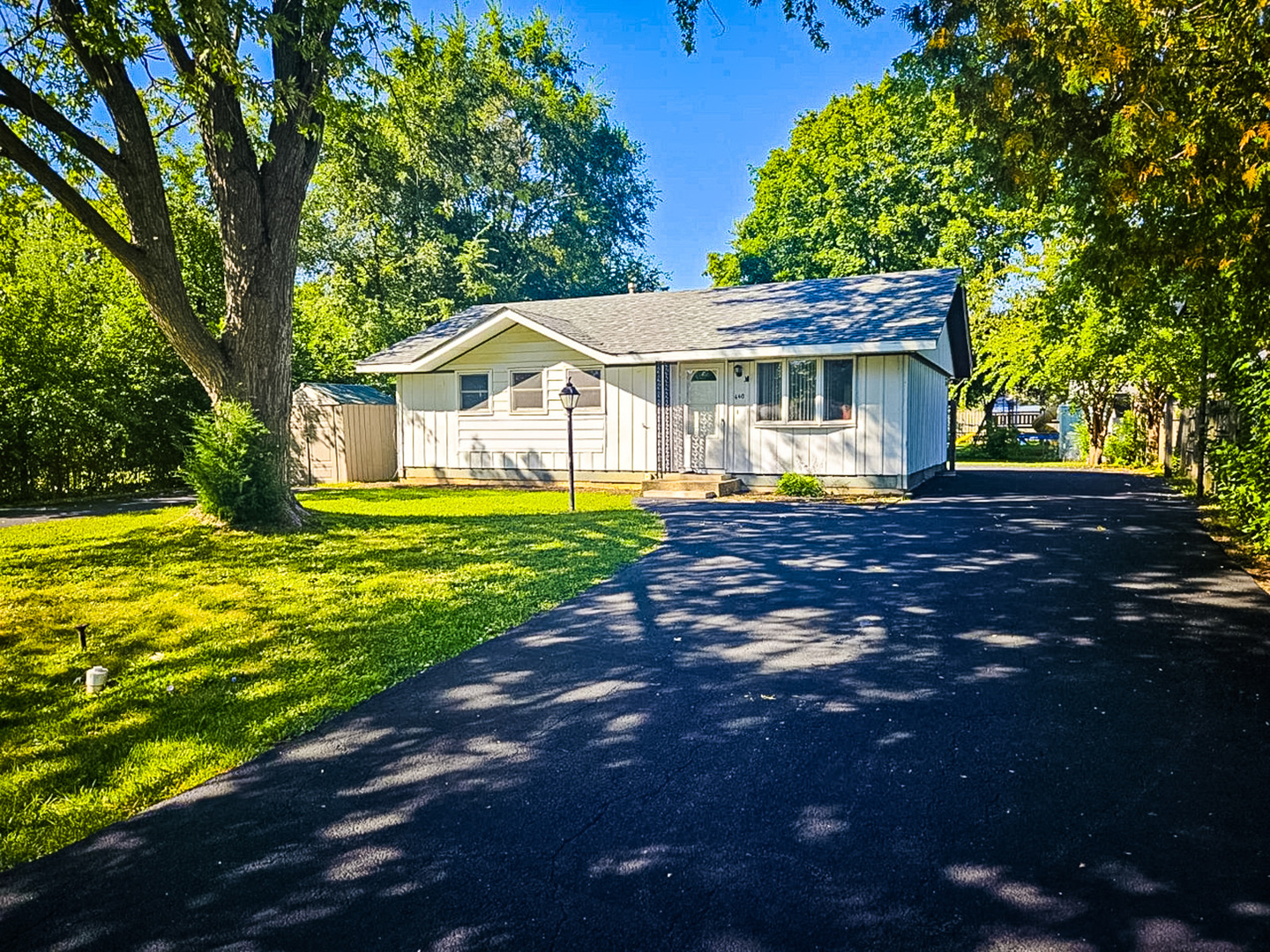 460 Maplewood Drive, Antioch, IL 60002
