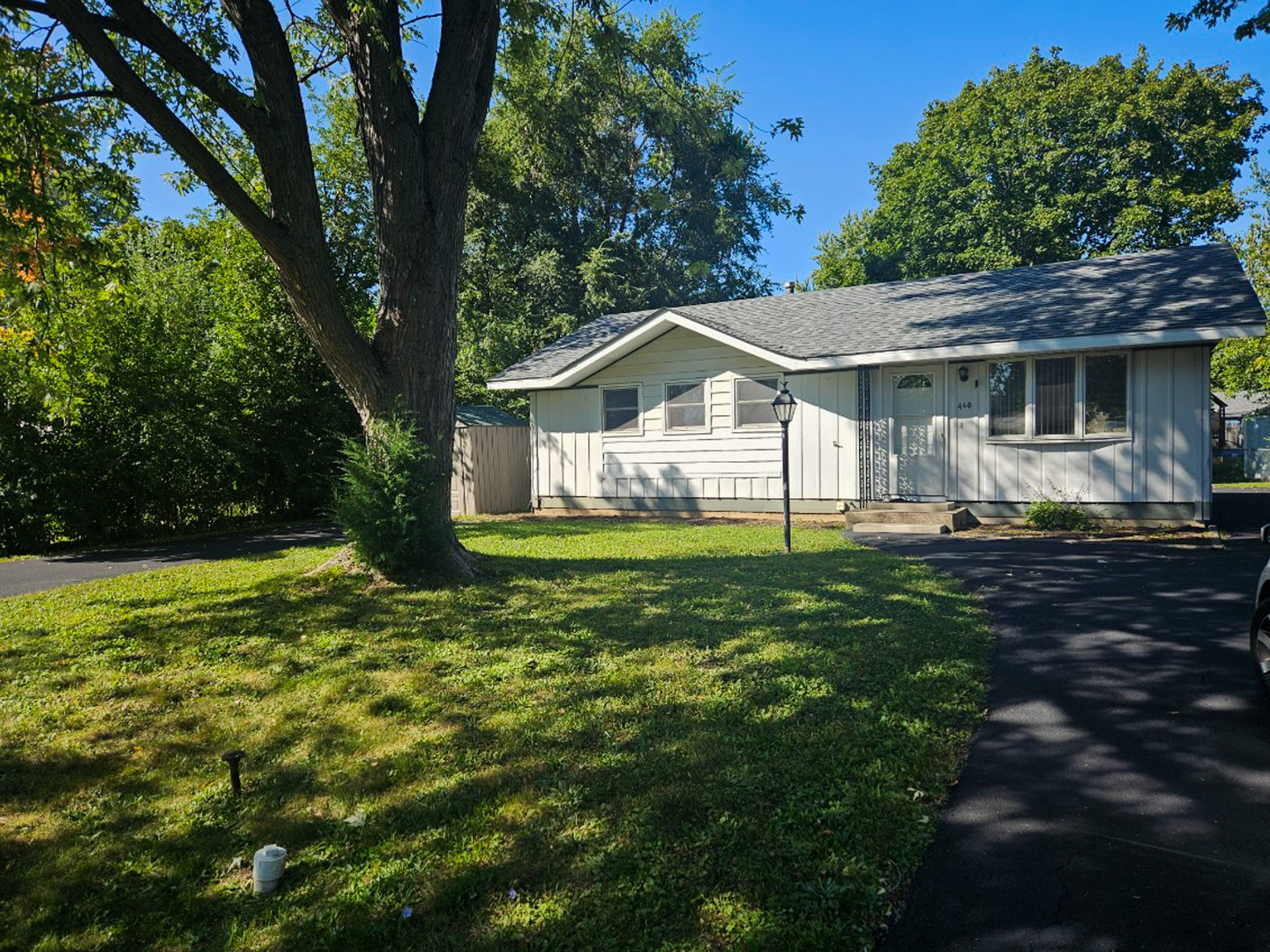 460 Maplewood Drive, Antioch, IL 60002