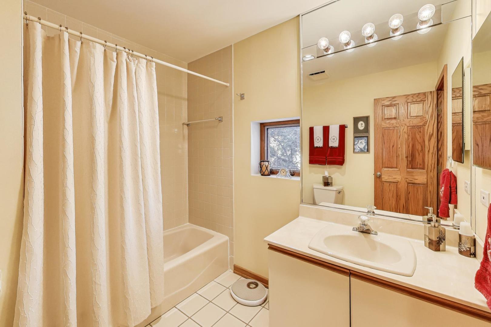 2 Eaton Court, Elmhurst, IL 60126